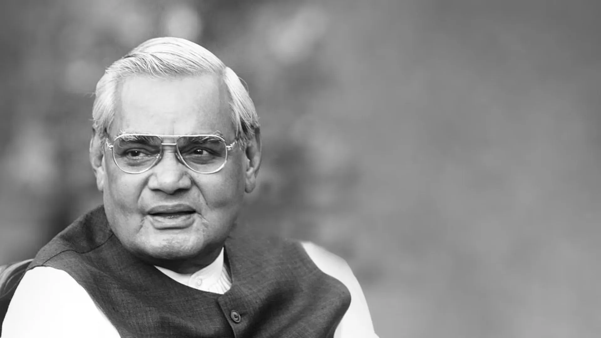 पूर्व प्रधानमंत्री अटल बिहारी बाजपाई की पुण्यतिथि पर राष्ट्रपति द्रौपदी मुर्मू ने किया नमन, PM मोदी ने अर्पण किया पुष्प