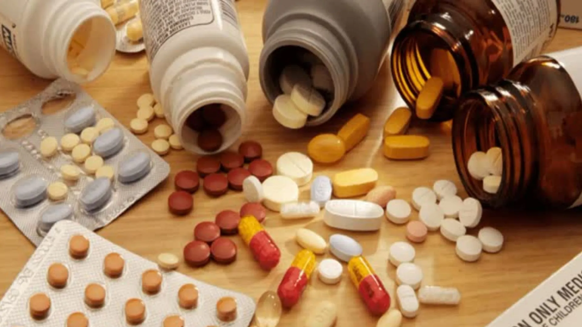 KGMU के एचआरएफ में खोले गए सस्ती दवा के दो स्टोर, डिजिटली भी कर पाएंगे पेमेंट 