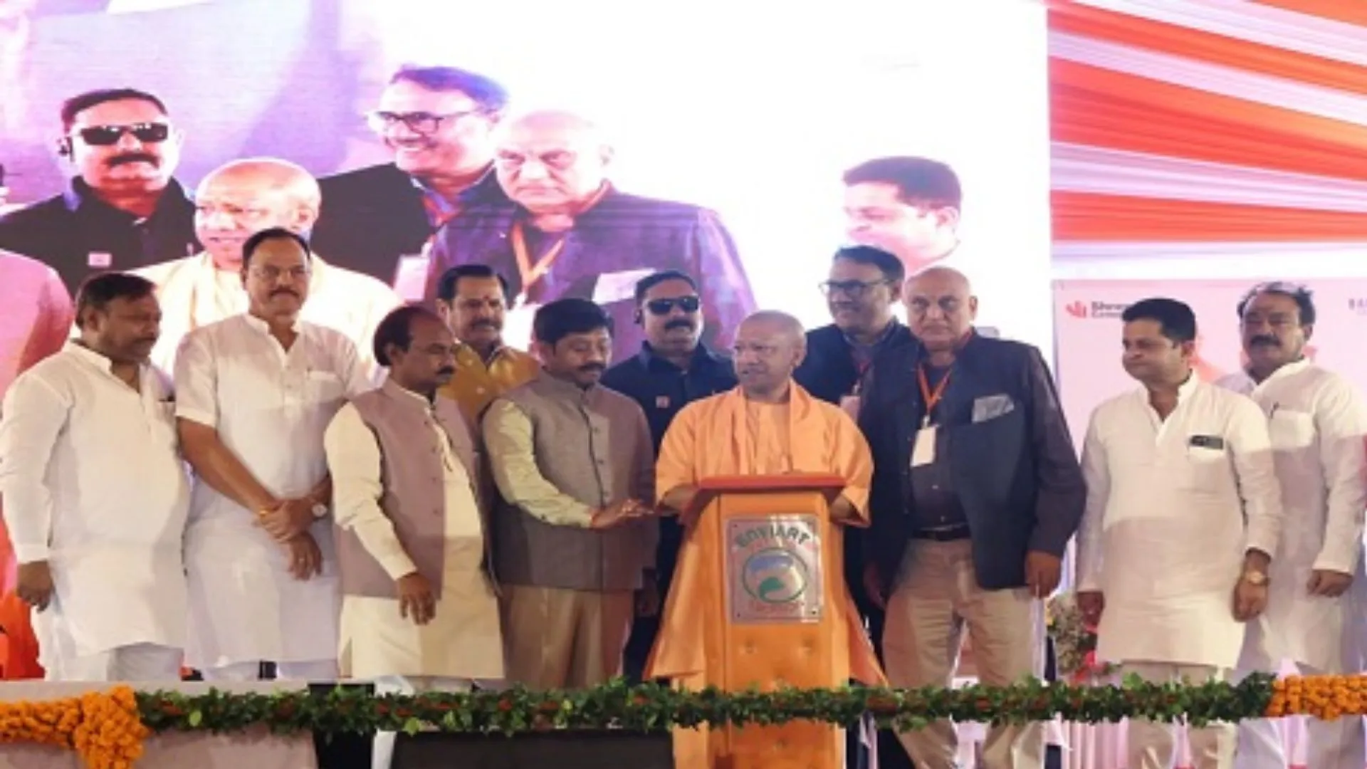 एटा में श्री सीमेंट प्लांट का लोकार्पण कर बोले सीएम योगी: हजारो लोगों को मिलेगा रोजगार, कांग्रेस-सपा पर साधा निशाना 