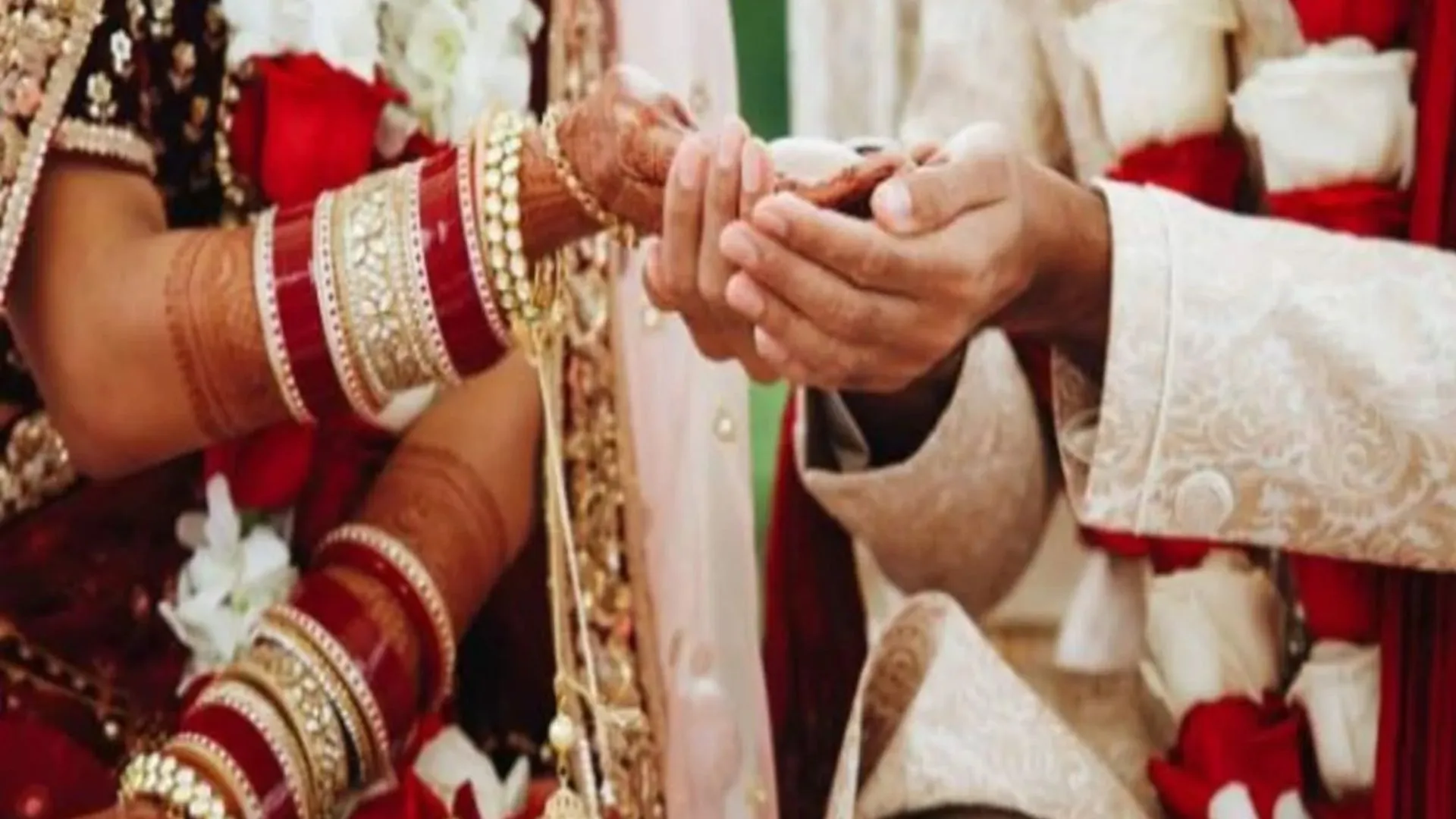 बेट‍ियों को CM योगी का बड़ा तोहफा, सामूहिक विवाह योजना में प्रति जोड़ा एक लाख खर्च करेगी सरकार 