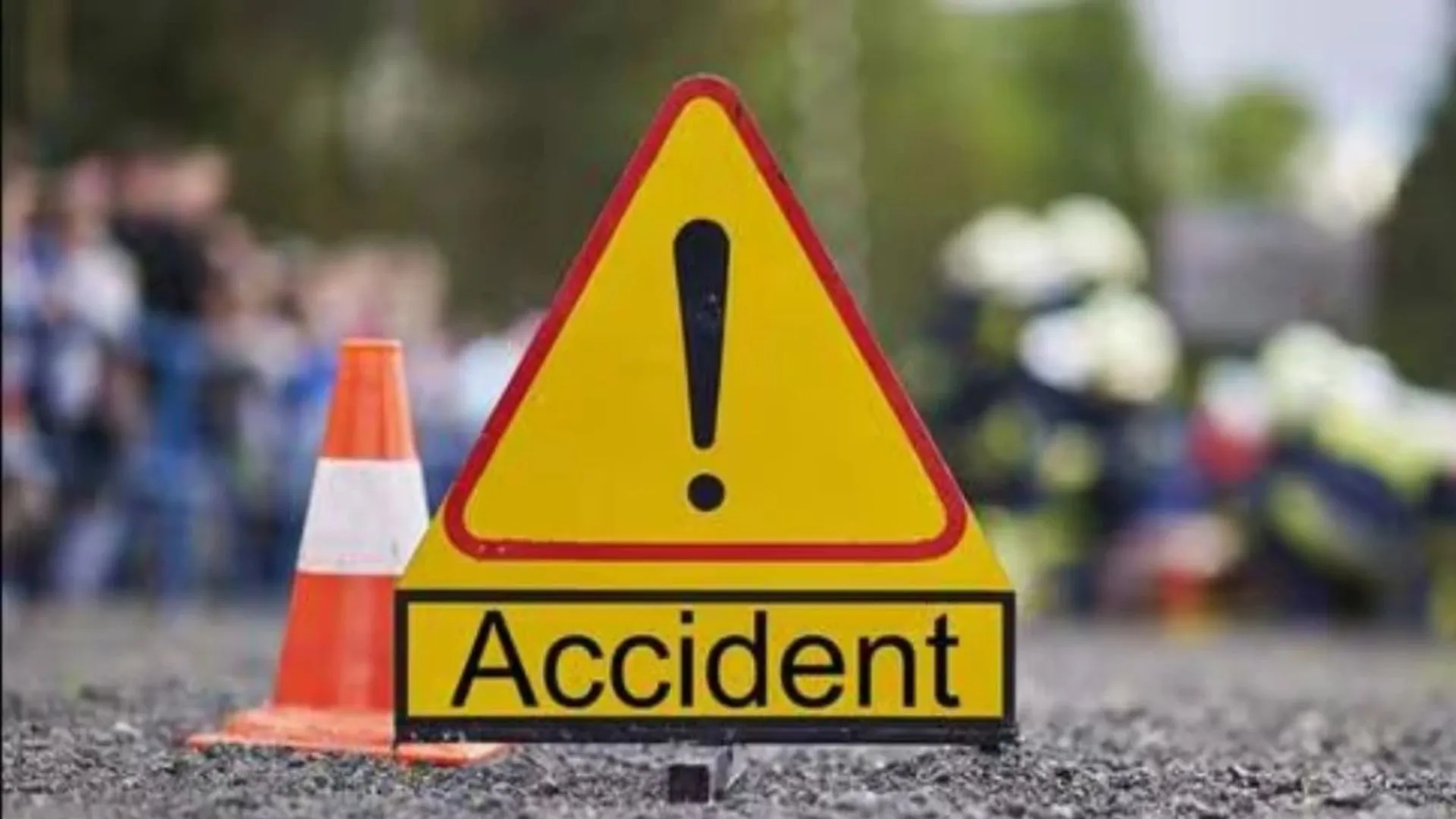 श्रावस्ती में भीषण सड़क हादसा, ट्रैक्टर की चपेट में आने से एक परिवार के 5 लोगों की मौत 