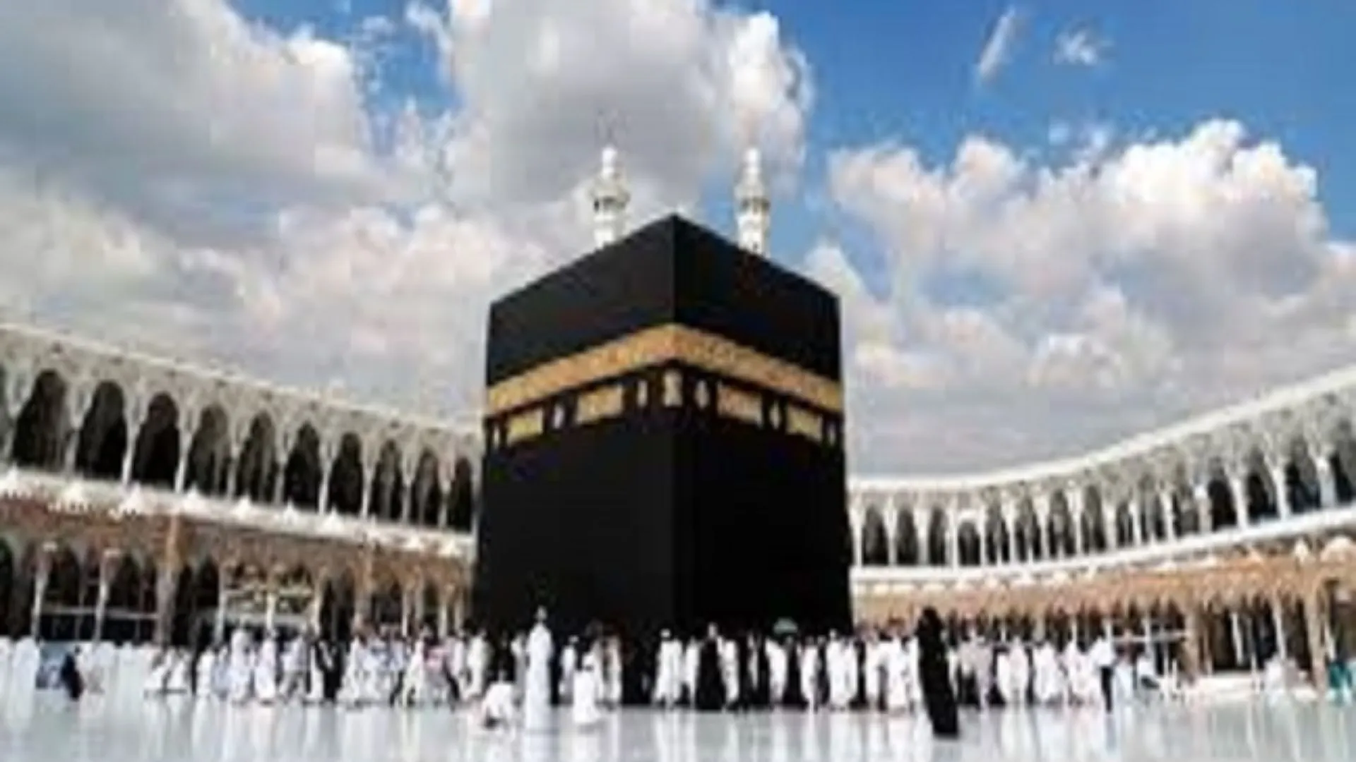 हज यात्रा निरस्त करने पर विरोध, इमरजेंसी में अचानक यात्रा रद्द करने पर पूरा किराया जब्त कर लेगी हज कमेटी