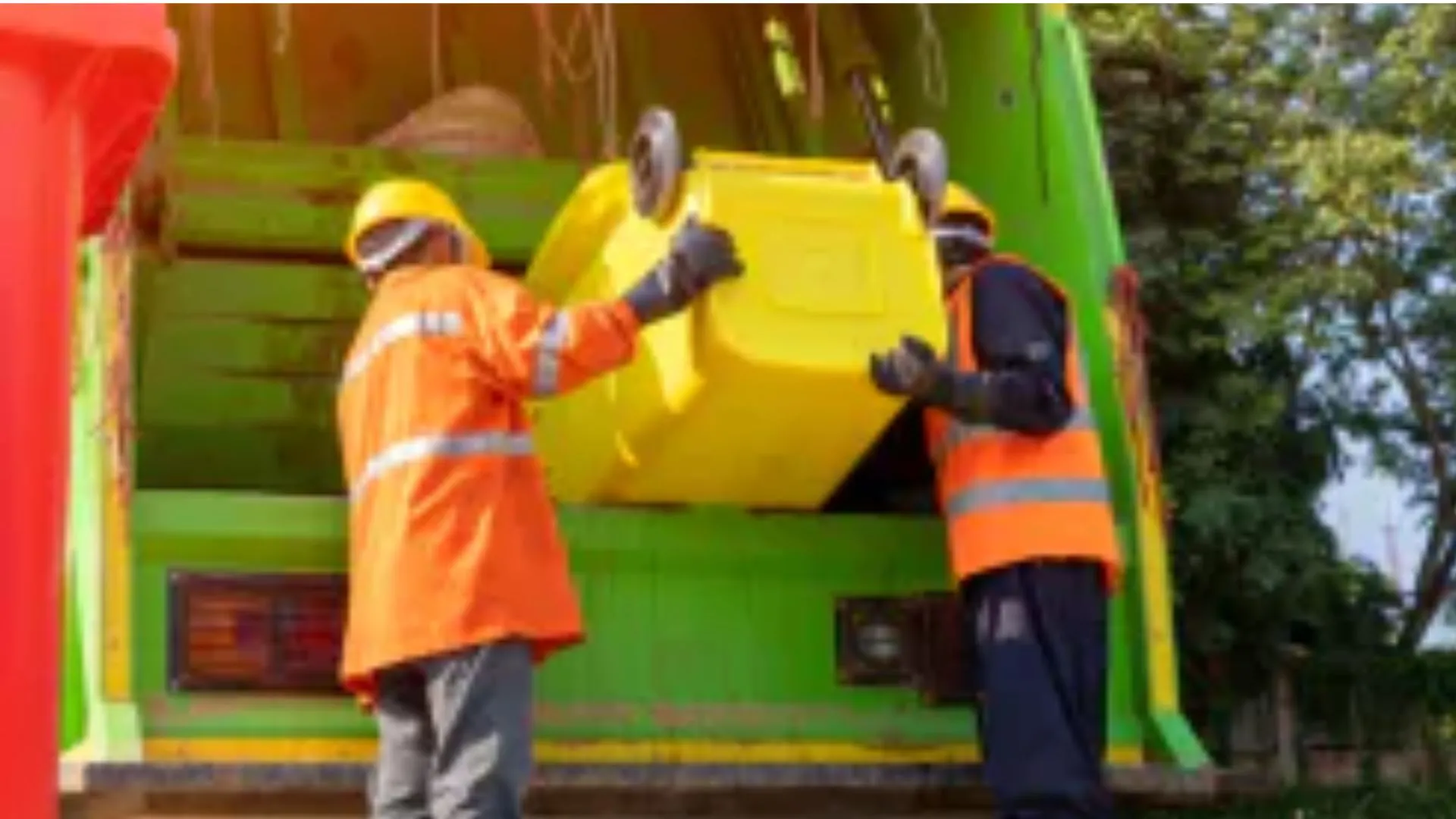 लखनऊ-गाजियाबाद में डोर-टू-डोर कूड़ा उठाने में लगाया चूना, 71.50 करोड़ का नुकसान