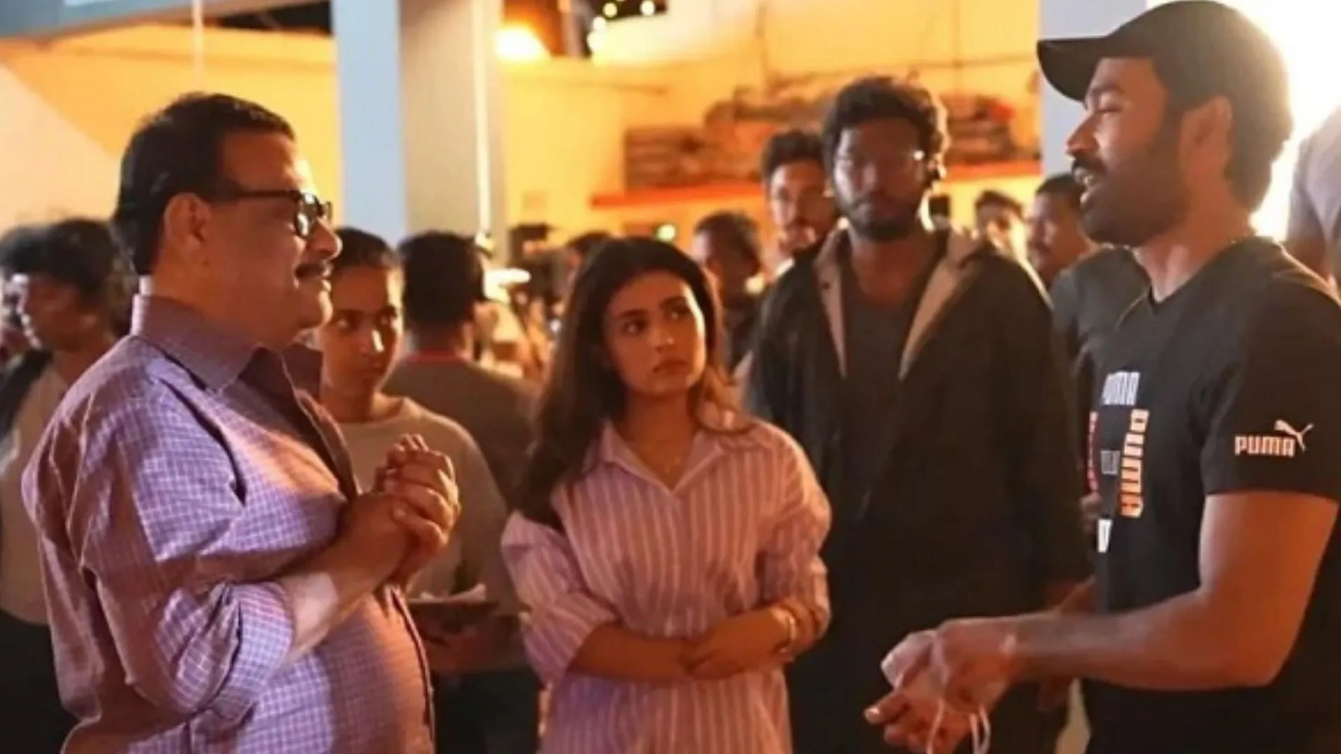 इडली कड़ाई...धनुष और शालिनी पांडे की फिल्म की शूटिंग पूरी, सेट की तस्वीर हुई वायरल