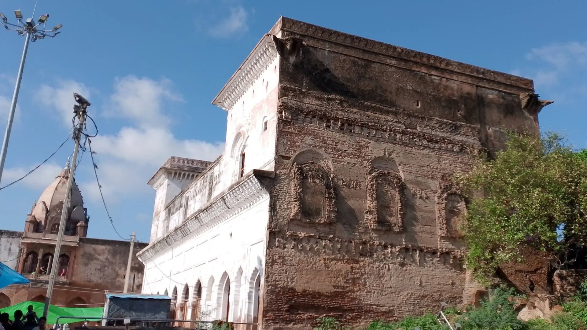 बिठूर के इतिहास की सैर कराती है टिकैत राय बारादरी, 18वीं सदी में पत्थर घाट के साथ निर्मित बारादरी और मंदिर है वास्तुकला का बेहतरीन नमूना
