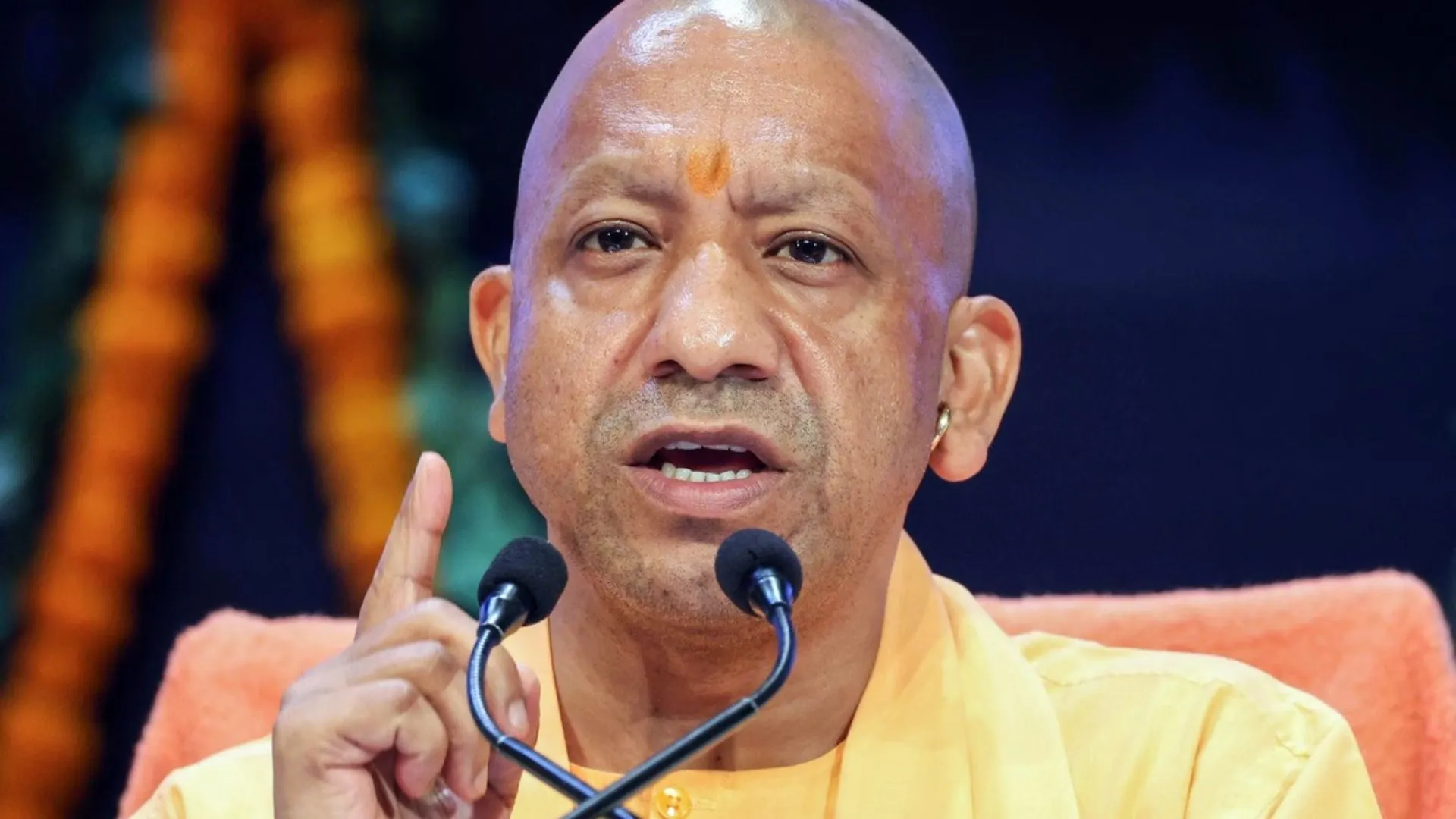 'लापरवाही बर्दाश्त नहीं' मुख्यमंत्री योगी के निर्देश: गुणवत्तापूर्ण, पारदर्शी और संतुष्टिपरक होना चाहिए निस्तारण