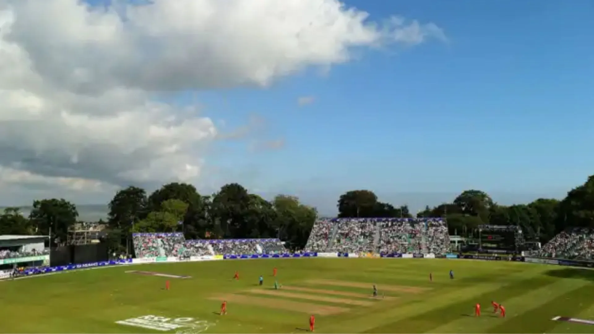 स्टेडियमों का तय समय सीमा में हो निर्माण, ग्रामीण क्षेत्रों में चल रहे निर्माण कार्य की समीक्षा बैठक में बोले खेल मंत्री