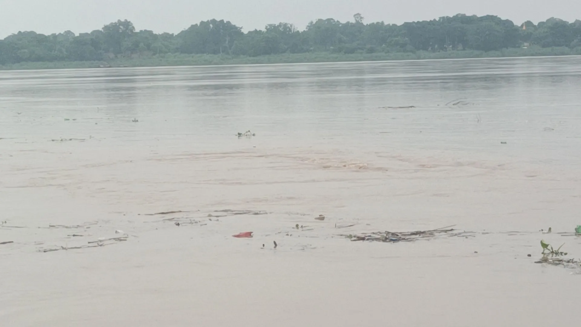 पश्चिमी यूपी में भारी बारिश के चलते भदोही जिले में उफान पर गंगा, DM ने दिए तटीय क्षेत्र के गांवों में निगरानी बढ़ने के निर्देश 