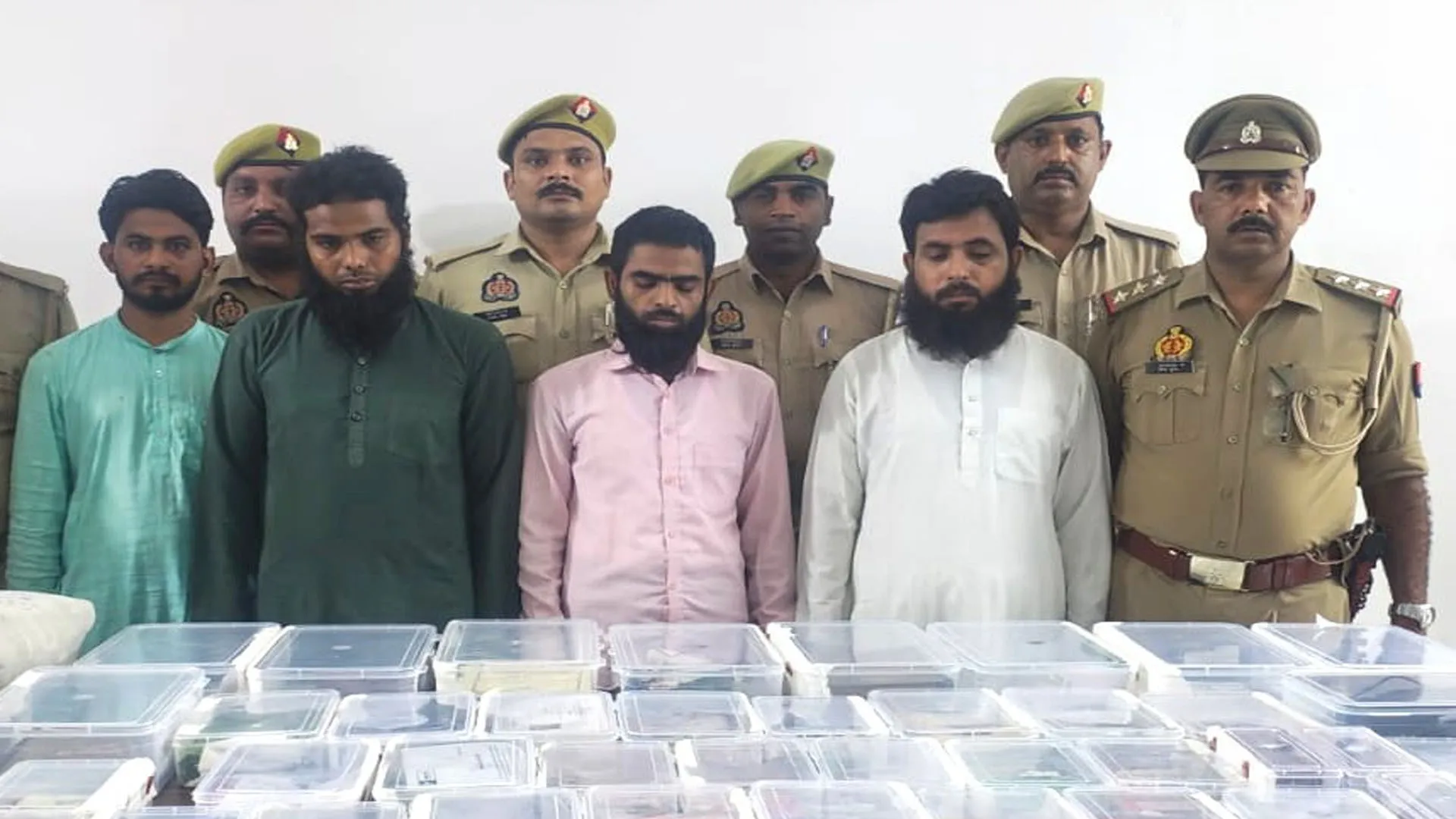 बरेली में ब्रेनवॉश कर धर्मपरिवर्तन का खेल, भगोड़े जाकिर नाईक से क्या है गिरफ्तार चार आरोपियों का कनेक्शन ?