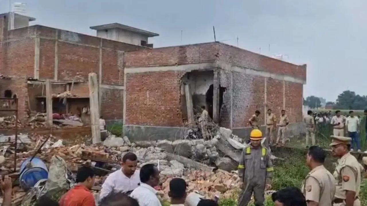 अवैध पटाखा फैक्ट्री