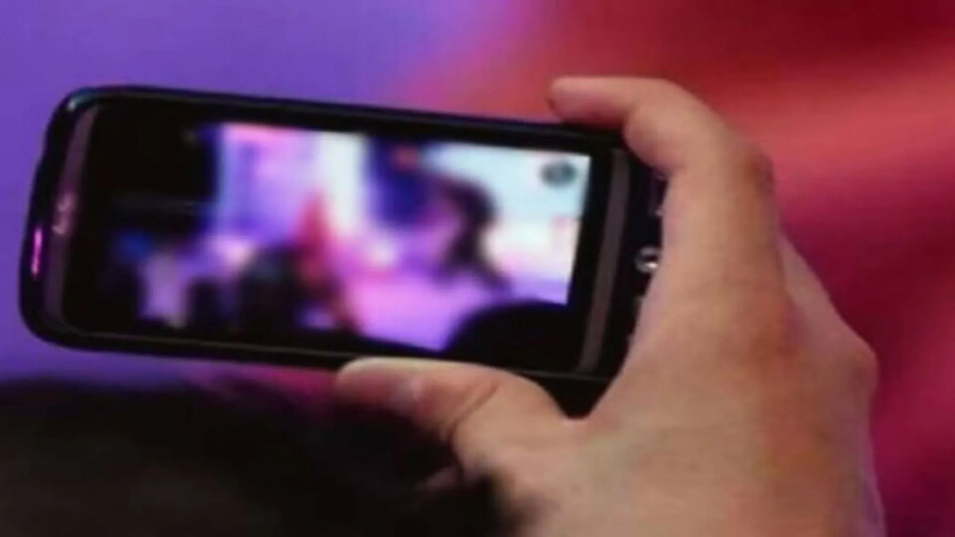 रामपुर: महिला से फोन पर भेजता था अश्लील वीडियो, बैंक कर्मचारी गिरफ्तार 