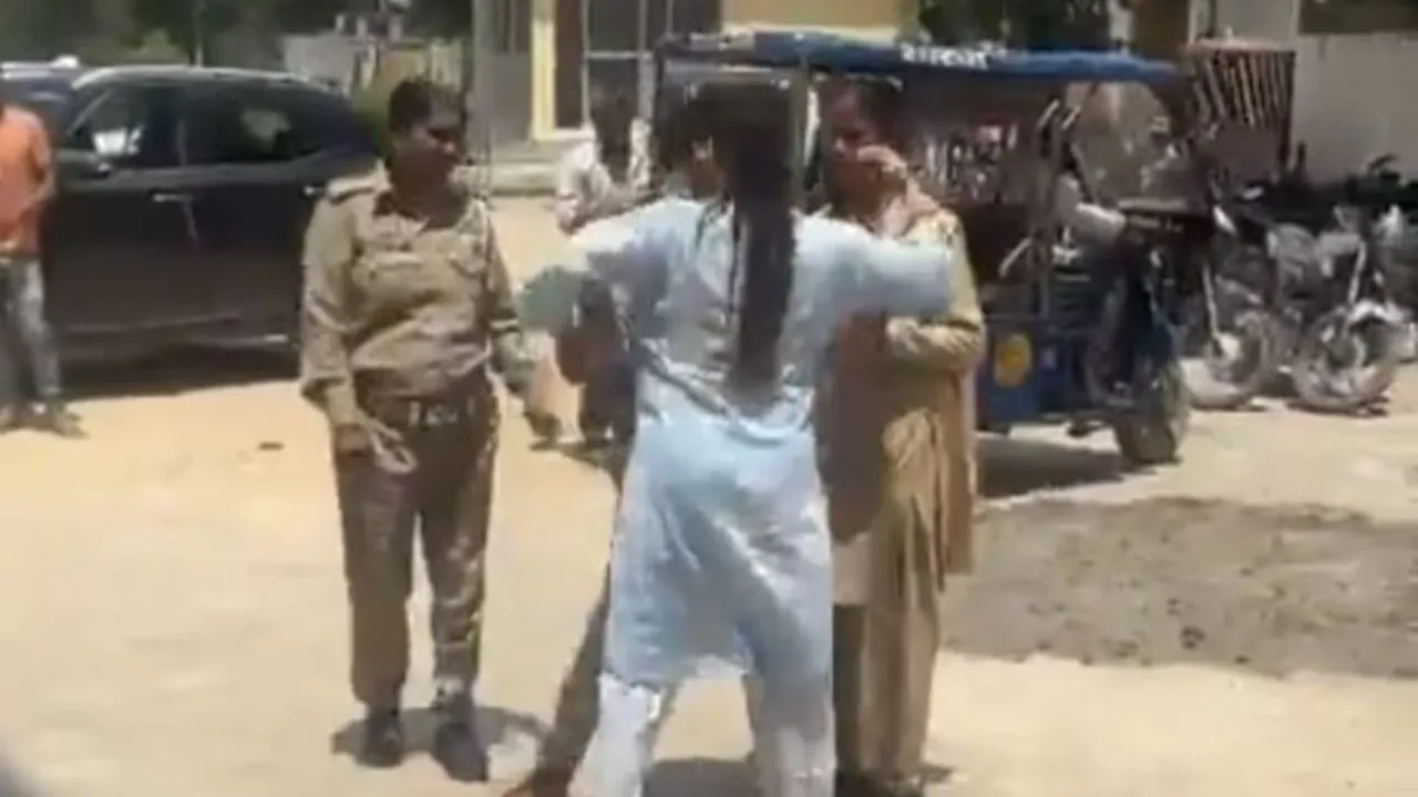 आगरा थाने में महिला-पुलिस विवाद : हाथापाई का वीडियो वायरल, महिला पर शांति भंग की कार्रवाई