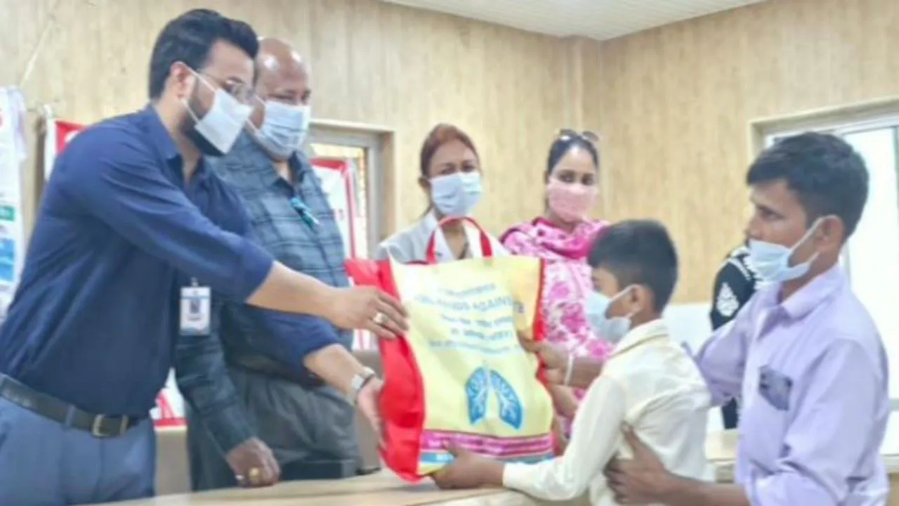 लखनऊ : प्रदीप गंगवार का अभियान जारी,  21 मरीजों को लिया गोद, 