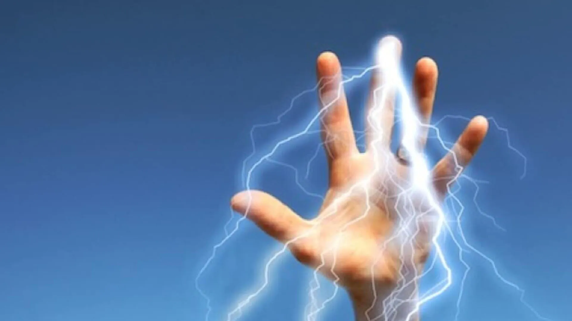 लखीमपुर खीरी : मंदिर में टार्च चार्जिंग पर लगा रहे बुजुर्ग की करंट लगने से मौत