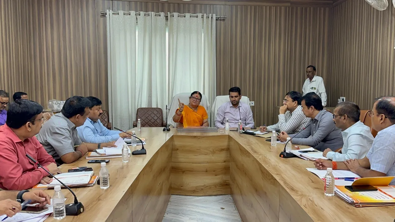 कानपुर मेयर का आदेश : 1 वर्ष से अधिक के जन्म-मृत्यु प्रमाण-पत्र 15 दिनों में जारी हो