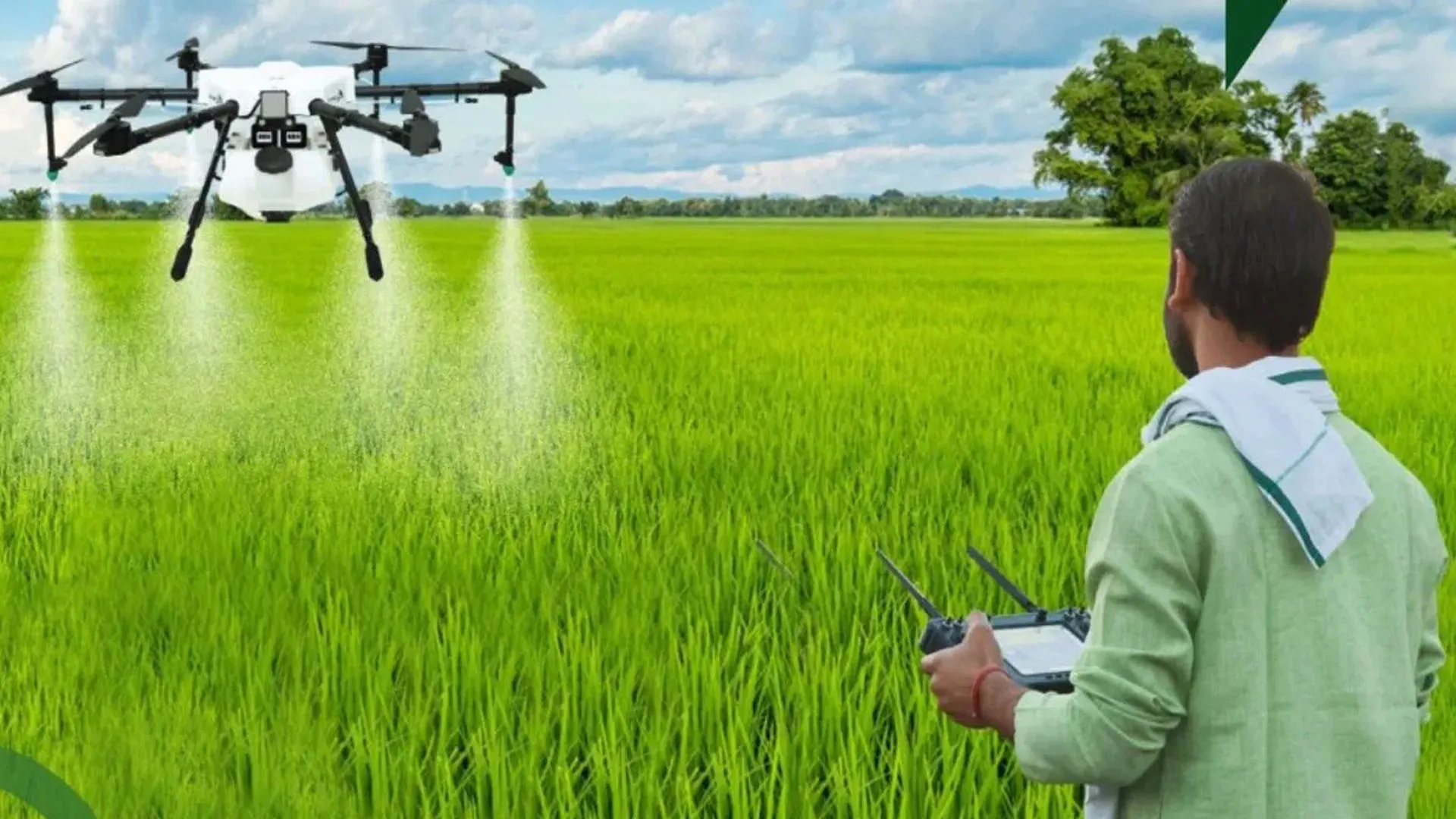 Bareilly: गन्ने को कीटों से बचाने को ड्रोन से होगा कीटनाशक का छिड़काव