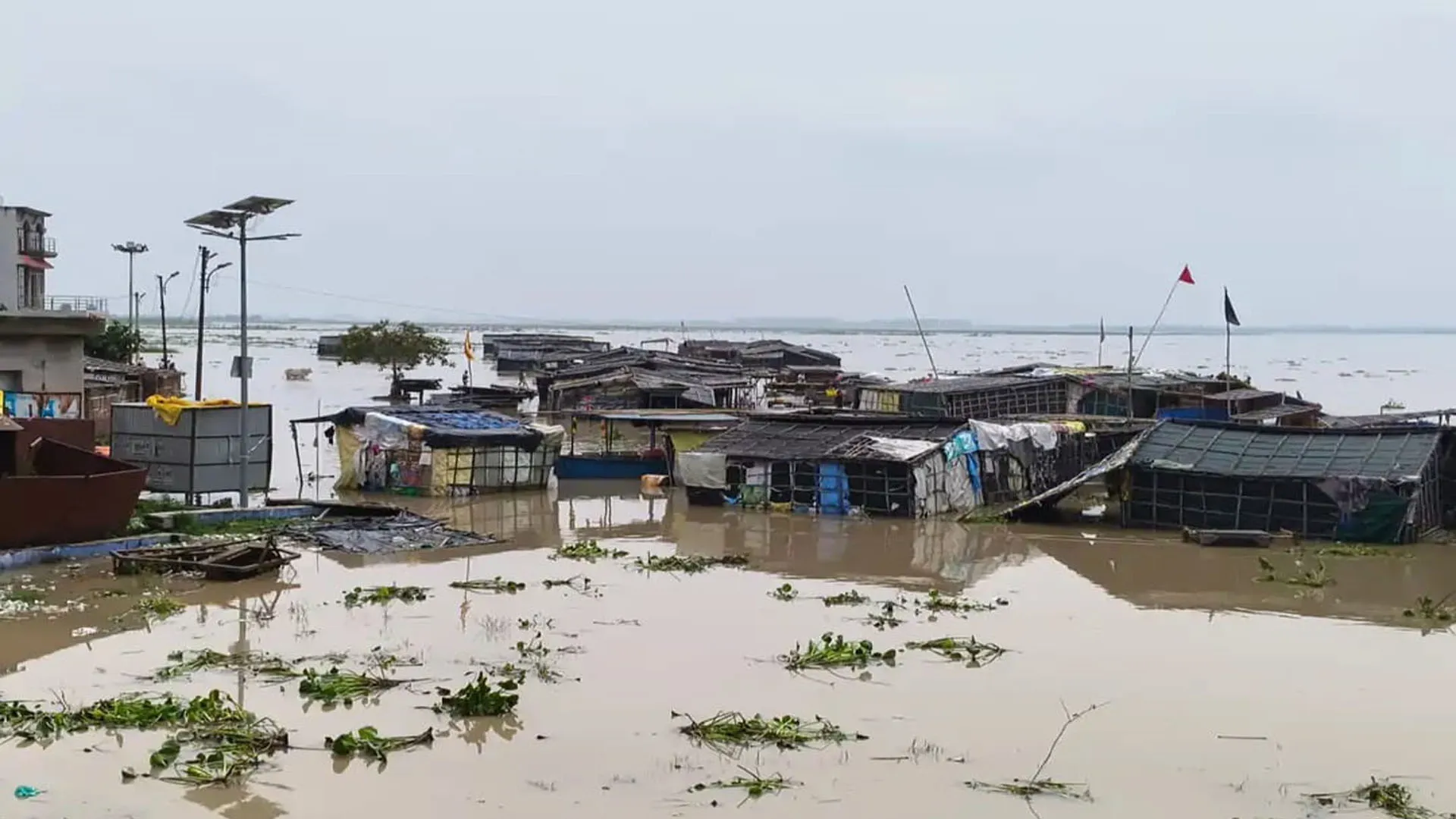 Amroha : तिगरी गंगा में एक लाख 46 हजार 216 क्यूसेक छोड़ा पानी