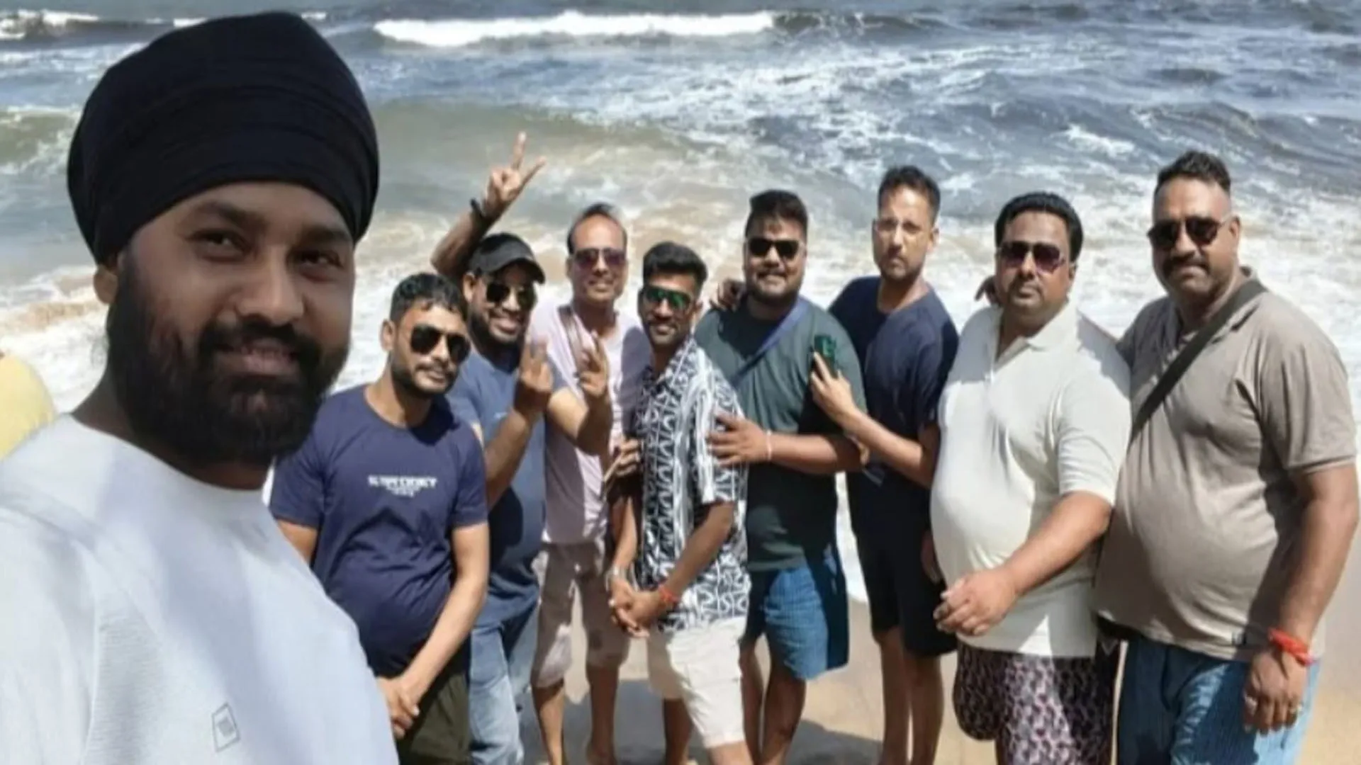 पीलीभीत: नगर पालिका में चल रही रार के बीच सभासदों के एक गुट की गोवा ट्रिप ने माहौल किया गर्म