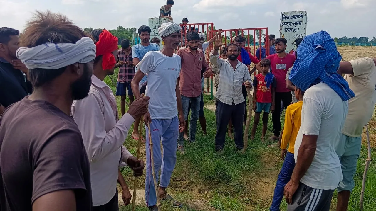 बाराबंकी में ग्राम पंचायत अधिकारी की मनमानी से भड़के प्रधान, मनरेगा कार्य ठप होने पर जताई नाराजगी