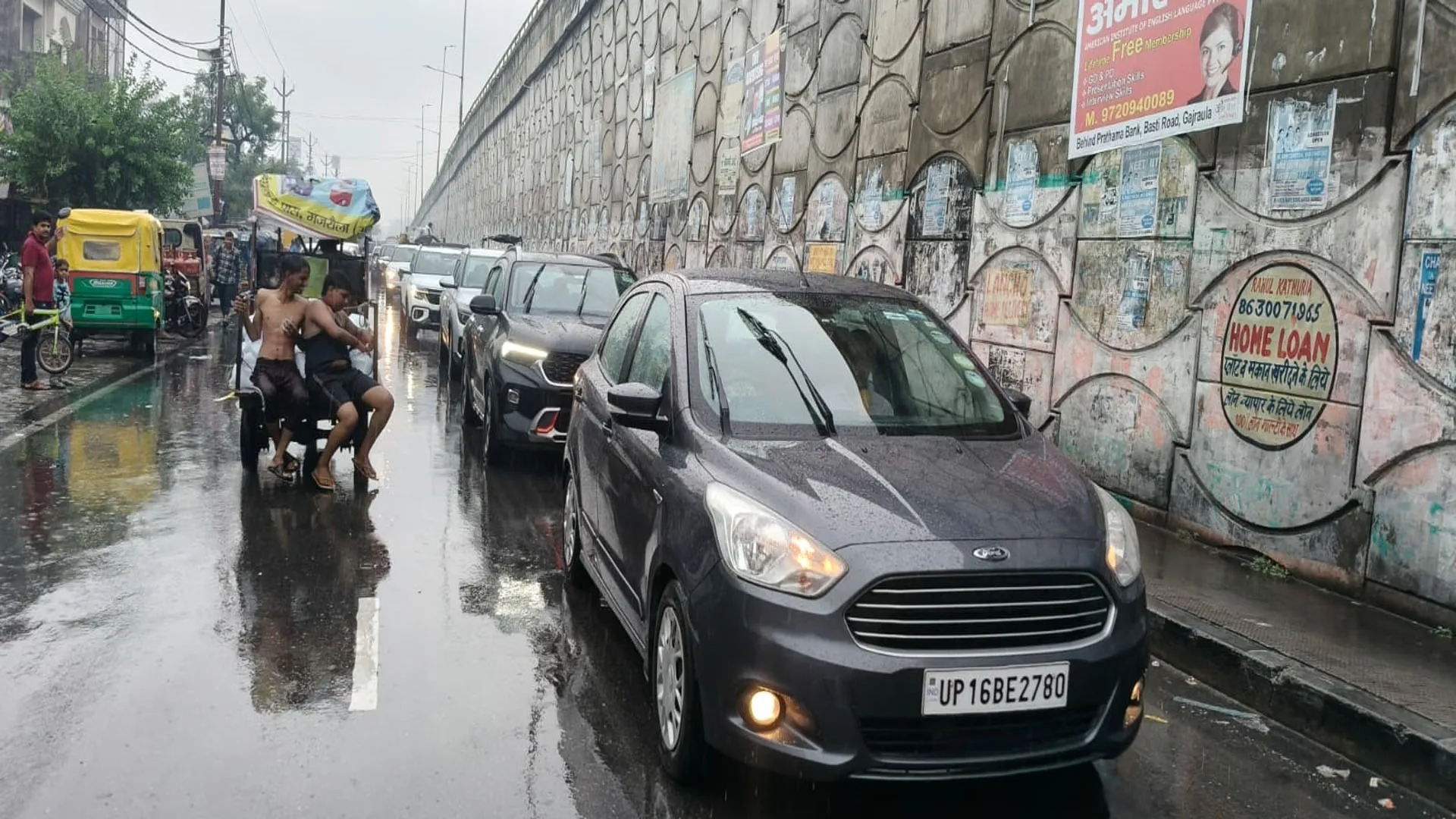 कांवड़ यात्रा: चौपला पर जाम में फंसे सैकड़ों वाहन, लोग परेशान