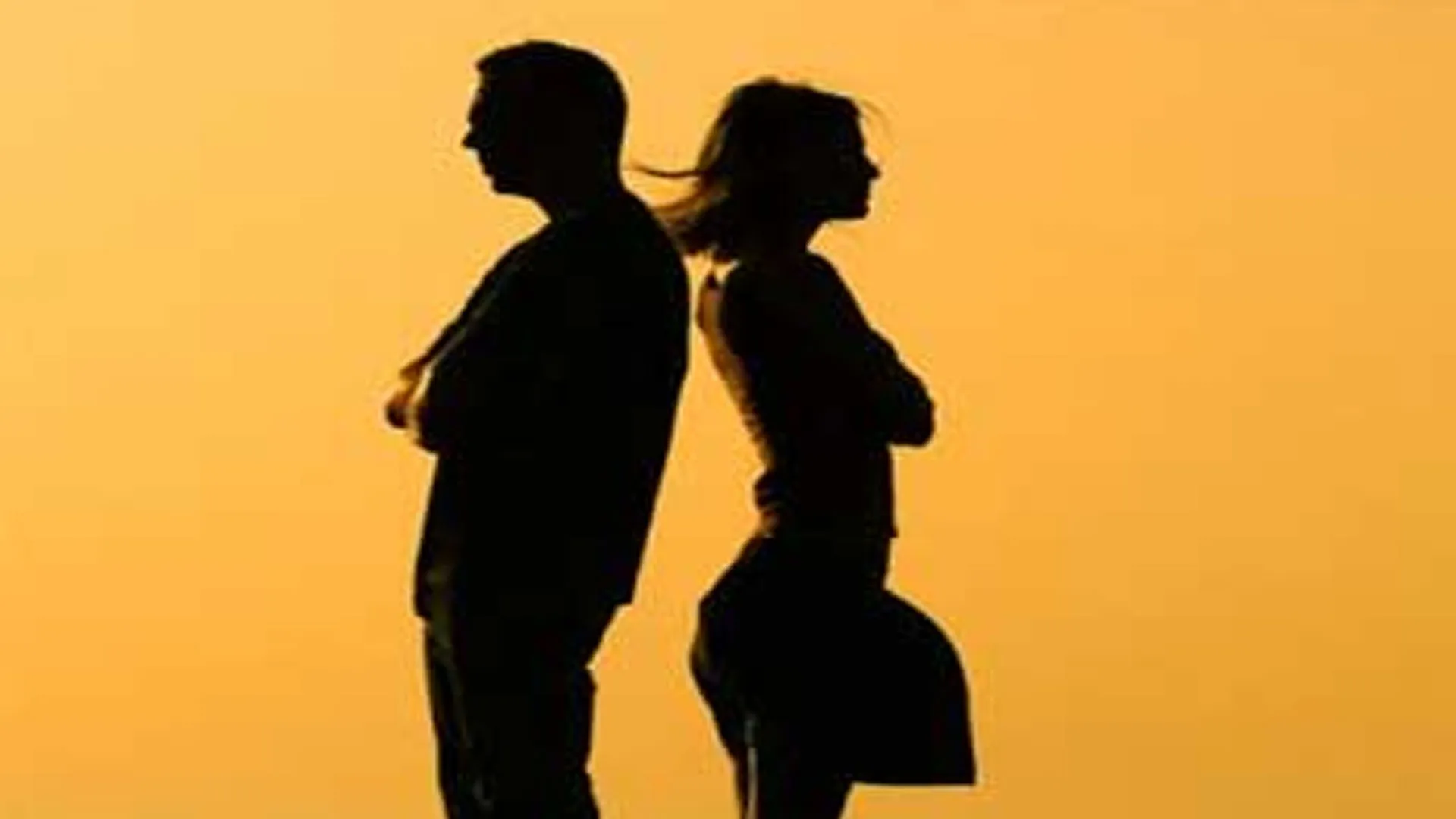 UP:पत्नी बोली पति से-तुम्हे छोड़ दूंगी लेकिन रील बनाना नहीं छोड़ूंगीं...टूटने की कगार पर था रिश्ता