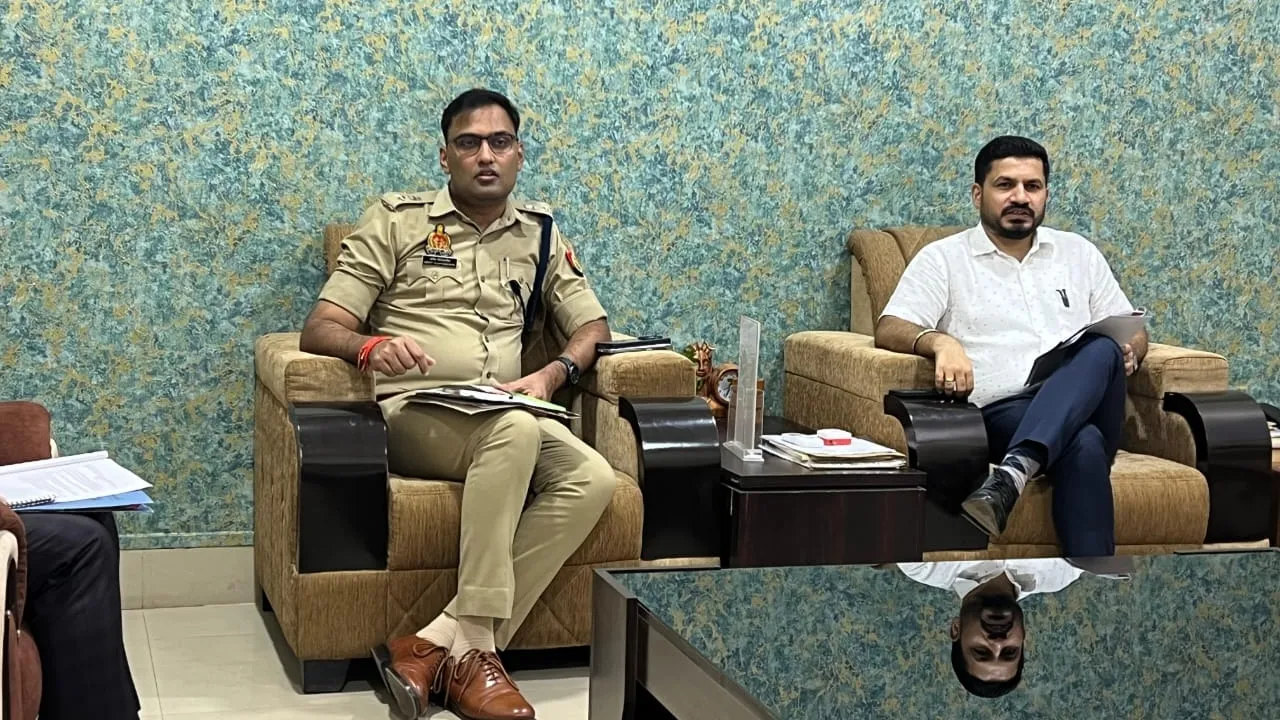 ड्रग रैकेट से जुड़े लोगों पर लगेगा गैंगस्टर, कुर्क होगी संपत्ति : नशामुक्त जनपद अभियान को लेकर कलेक्ट्रेट में हुई अहम बैठक