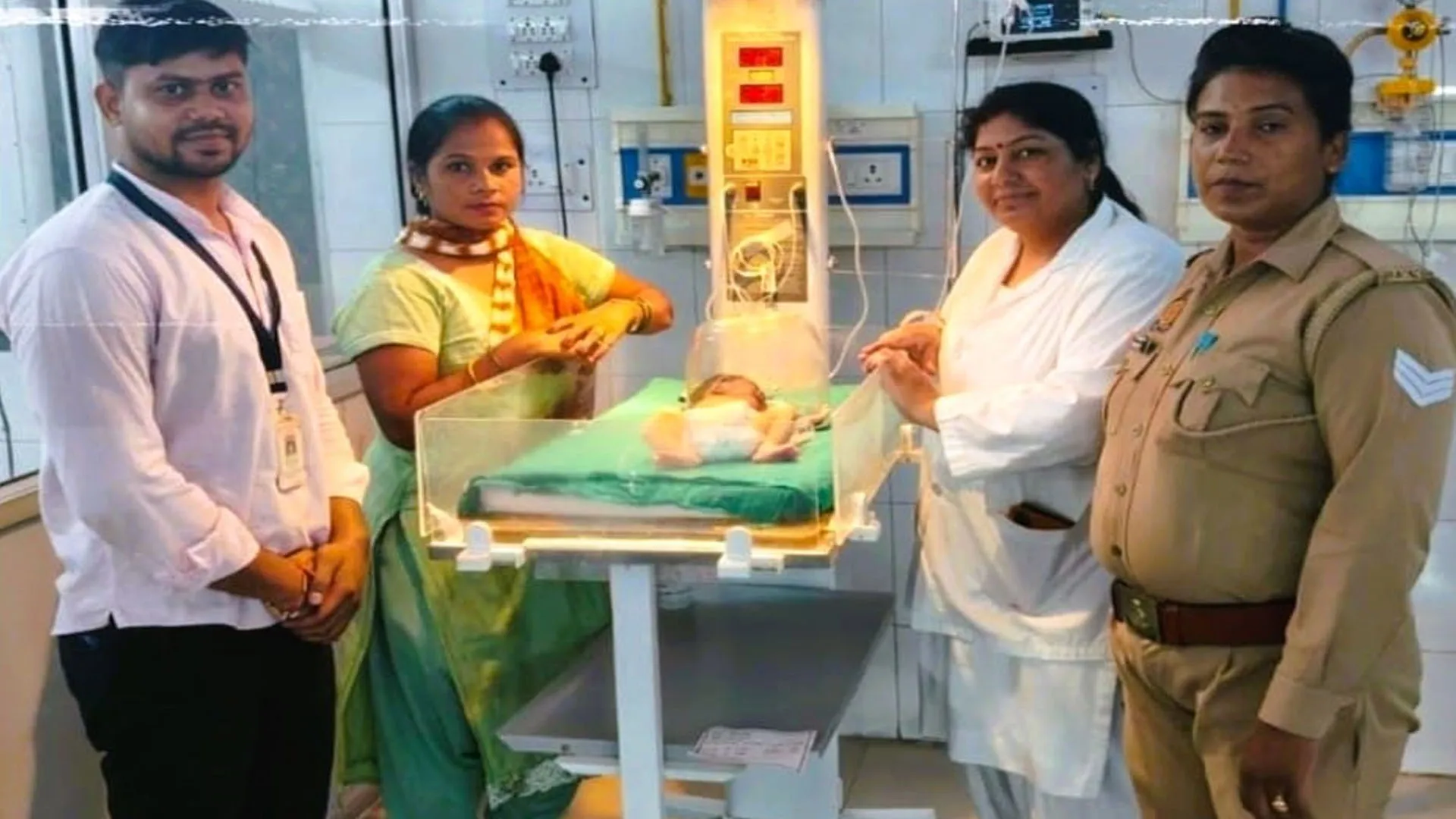 Moradabad : बोरे से आ रही थी रोने की आवाज, खोलकर देखा तो मिली नवजात