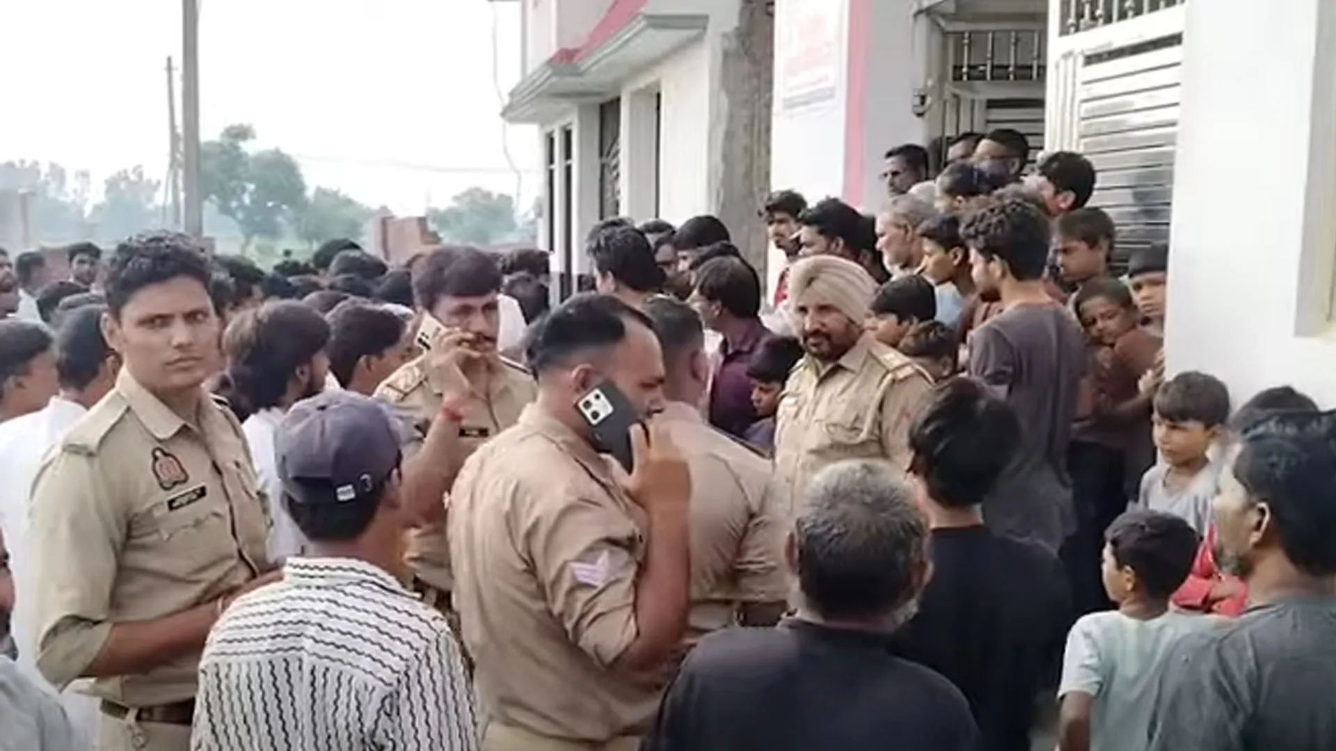मुरादाबाद: गांव में मचा था ड्रोन वाले चोर का शोर...पत्नी की हत्या कर लिया चोरों का नाम
