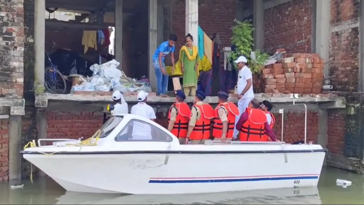 प्रयागराज में खतरे के निशान से ऊपर बह रहीं गंगा-यमुना, राहत कार्य तेज