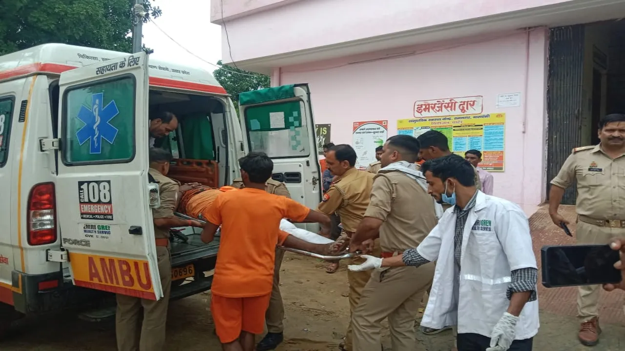 बाराबंकी जिला अस्पातल में भर्ती