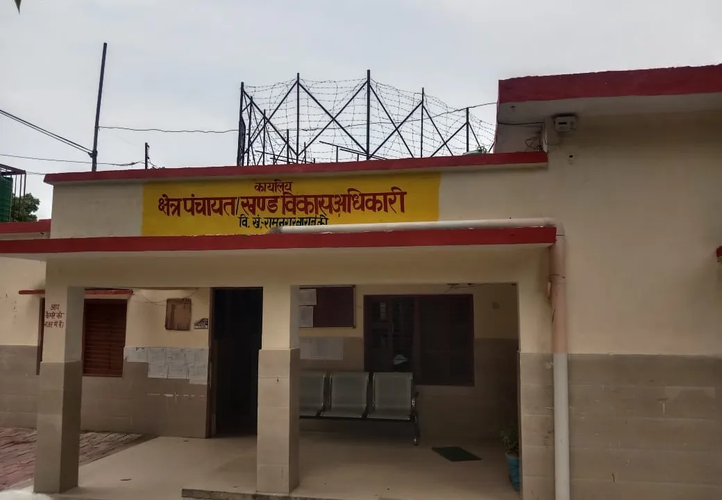 नियुक्त अधिकारी दरकिनार, लघु सिंचाई विभाग के जेई करा रहे विकास कार्य