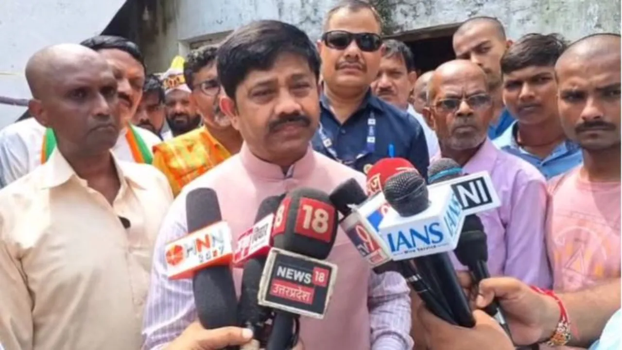 UP: मंत्री नंदी का सपा पर हमला, बोले- पूजा को सच बोलना पड़ा भारी, गुंडे-माफियाओं की तारीफ से ही खुश होती है सपा