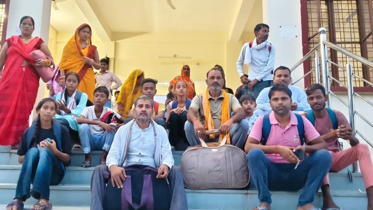 प्रशासन ने बस हाल पूछा, मंडलीय टीम की मदद से सकुशल लौटे 32 श्रद्धालु