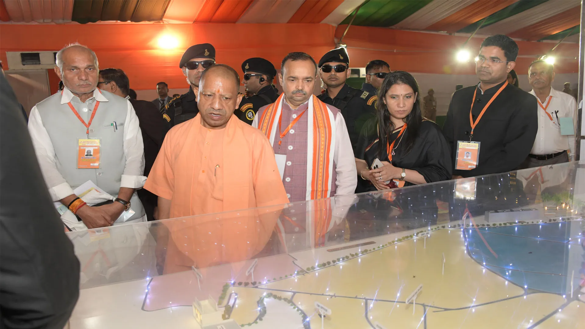 Bareilly: नाथ मंदिरों की महिमा पर बनेगी डाक्युमेंट्री...ट्रेलर देख मुस्कुराए सीएम, अफसरों को सराहा