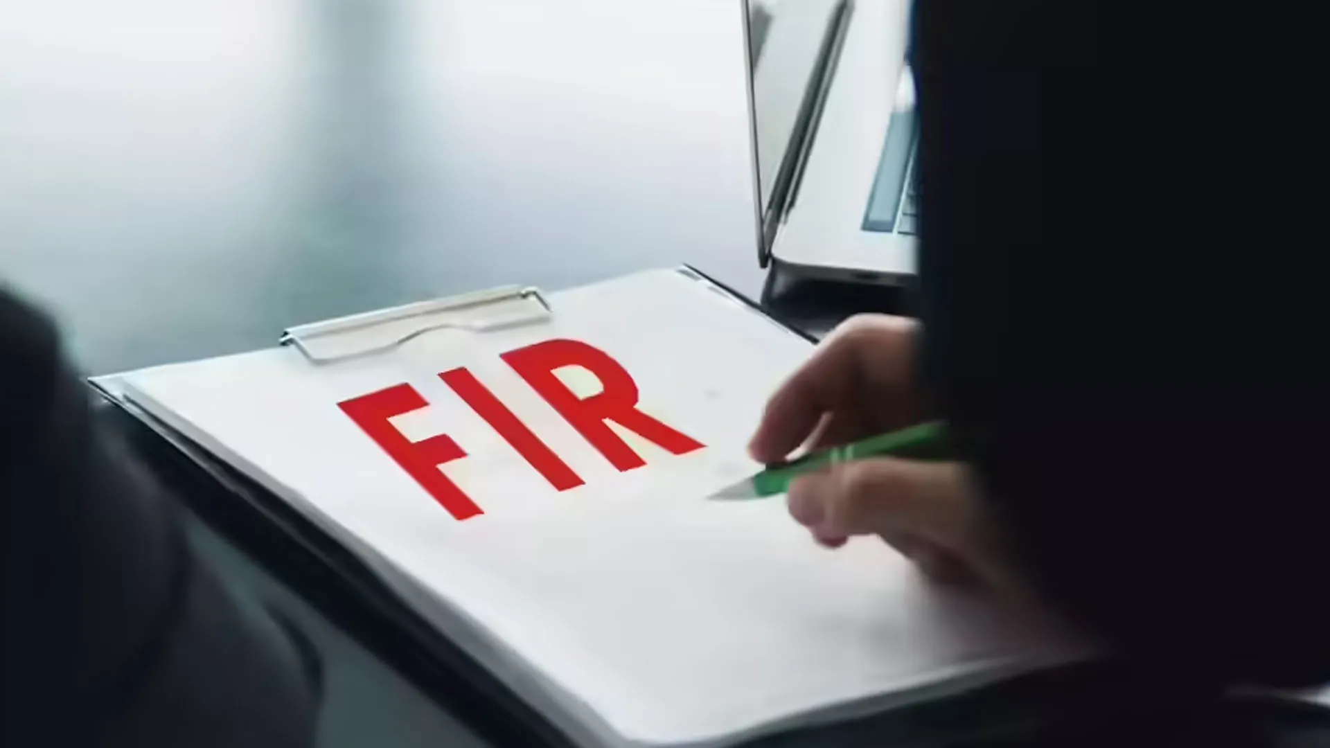 ट्रेडिंग के नाम पर लाखों की ठगी, क्यूआरकोड से हड़पी रकम...अब दर्ज कराई FIR