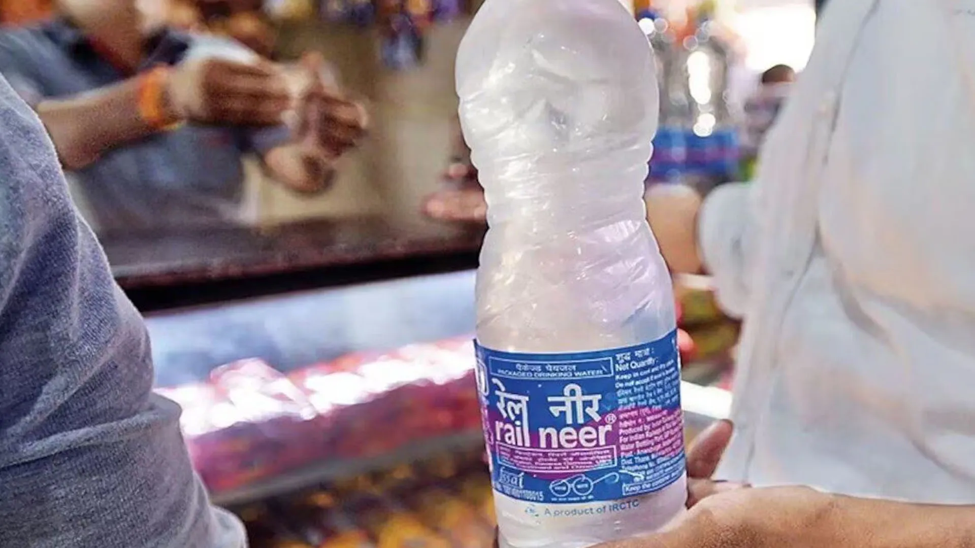 Bareilly : उर्स-ए-रजवी...जायरीन से स्टेशनों पर ठंडे पानी के लिए वसूल रहे अधिक रकम