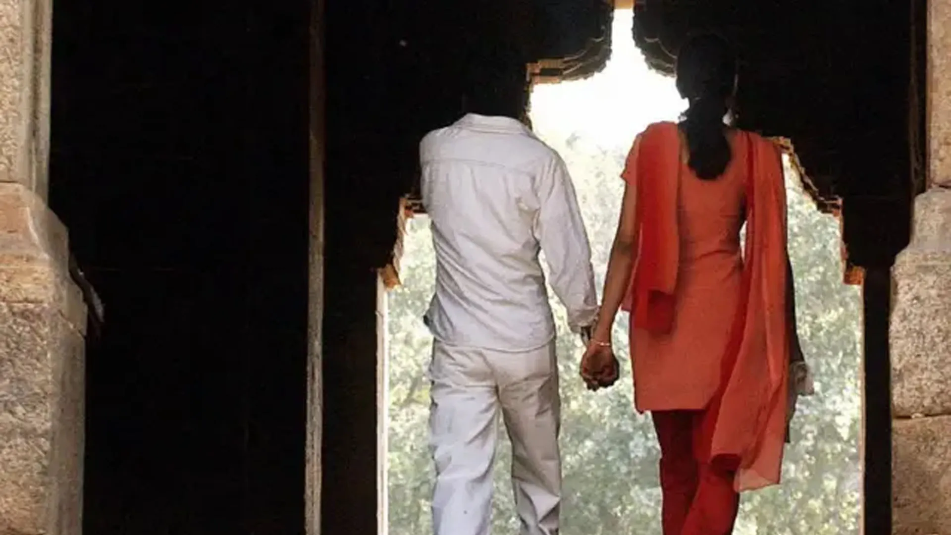 UP : लव जिहाद...कैफे संचालक आलम ने प्रेम बनकर युवती से किया दुष्कर्म