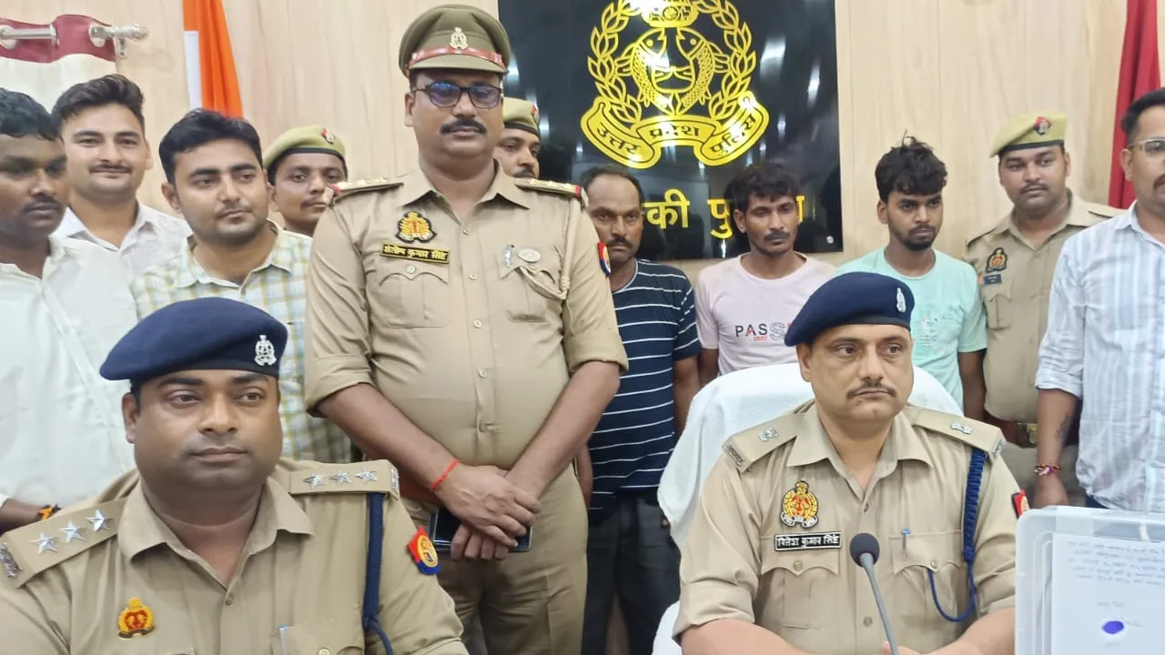 बाराबंकी में तीन लुटेरे गिरफ्तार :  कॉपर तार और मोबाइल समेत लूट का सामान बरामद