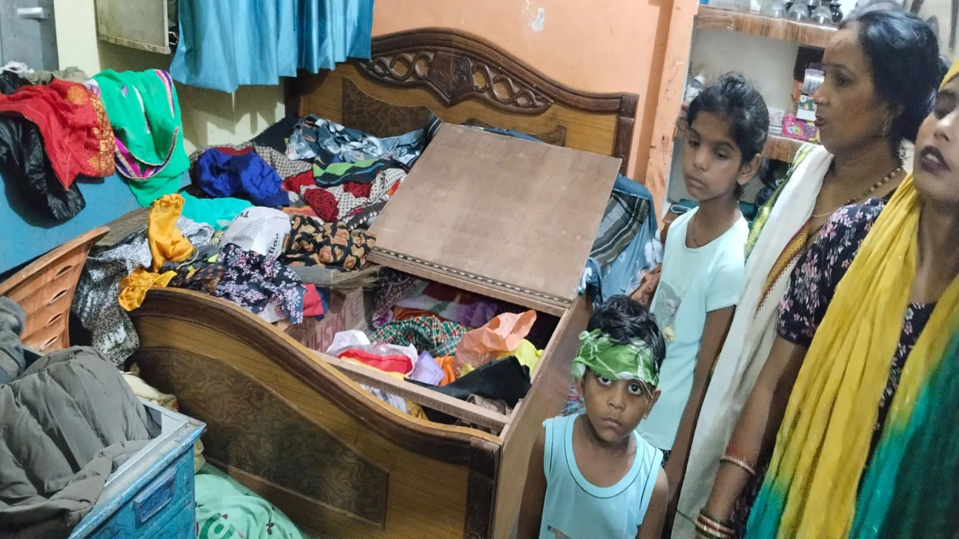 Bareilly: कांवड़ यात्रा में गये थे घर के पुरुष...महिला और बच्चों से तमंचे की नोक पर लूट