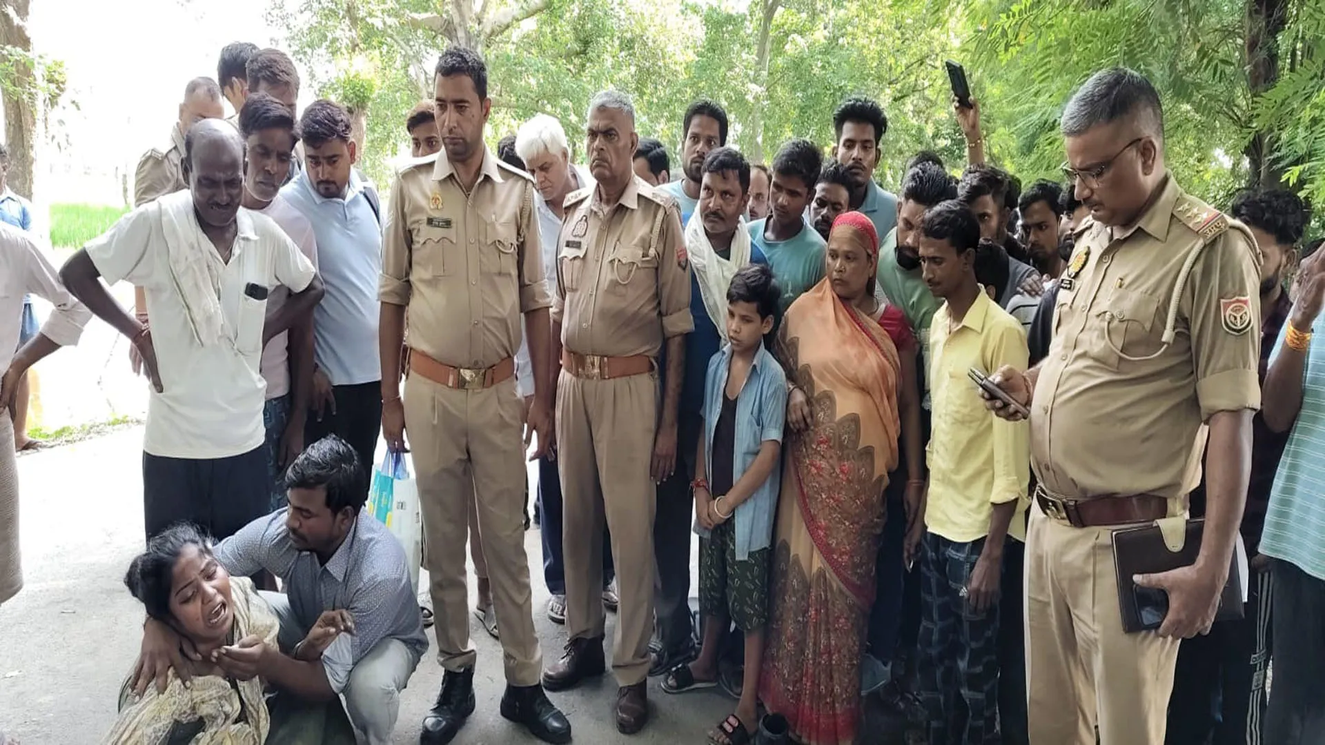 पीलीभीत: दो दिन से लापता युवक का पानी भरे गड्ढे में शव मिलने से मचा हड़कंप