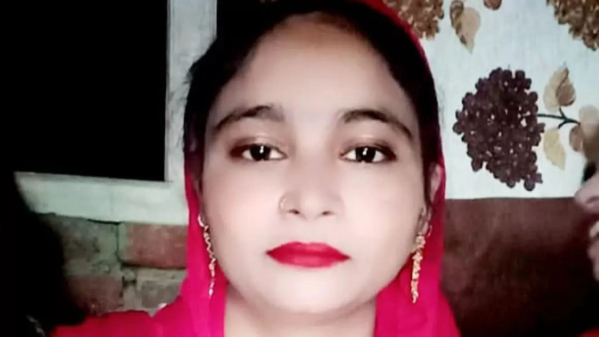 UP : फंदे से लटका मिला महिला ग्राम प्रधान का शव, परिवार में मचा कोहराम