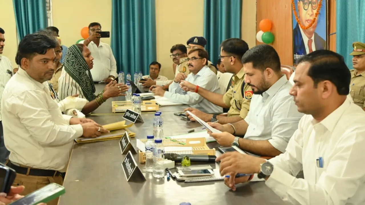 बाराबंकी सम्पूर्ण समाधान दिवस : 358 शिकायतें दर्ज, 74 का मौके पर निस्तारण