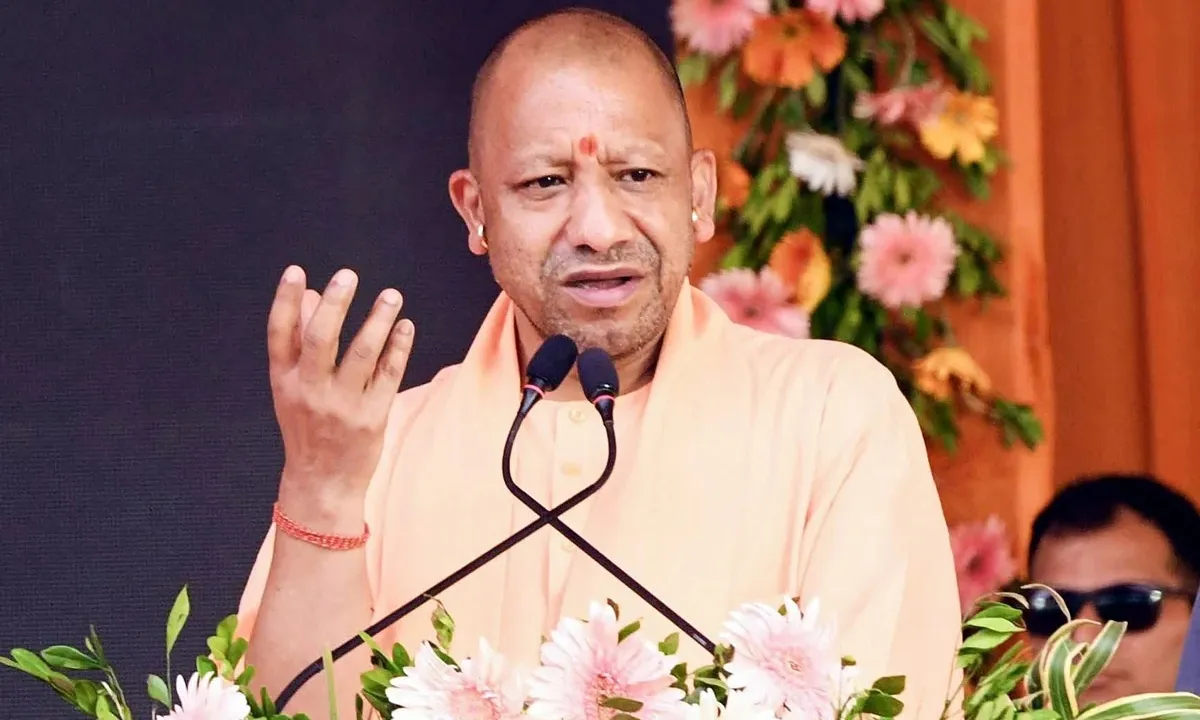 CM Yogi का संदेश: बाबूजी के आदर्शों पर डबल इंजन सरकार, सपा की साइकिल उखाड़ने का संकल्प