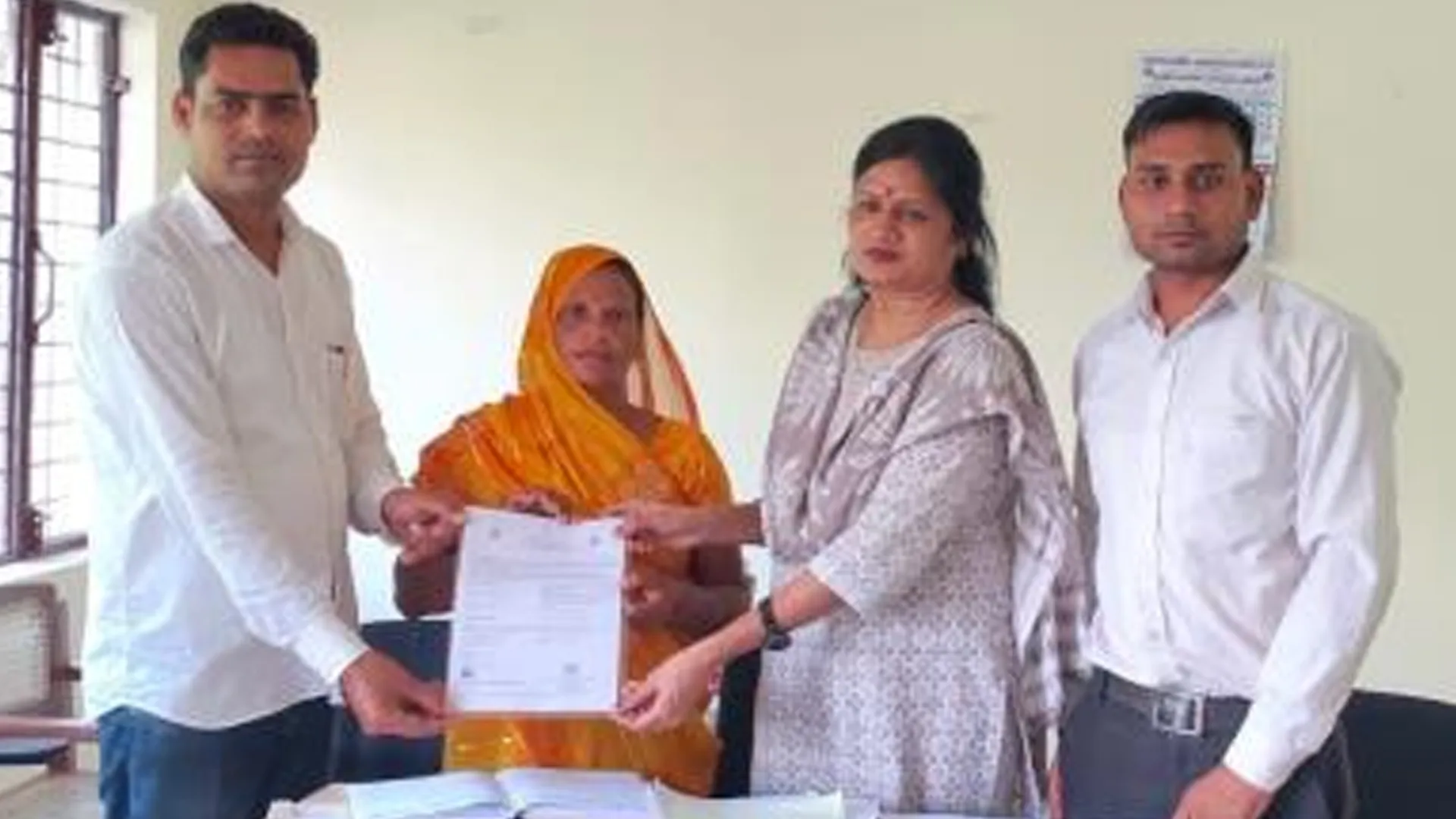 संभल : पति की मौत के 14 साल बाद मिला मृत्यु प्रमाण पत्र