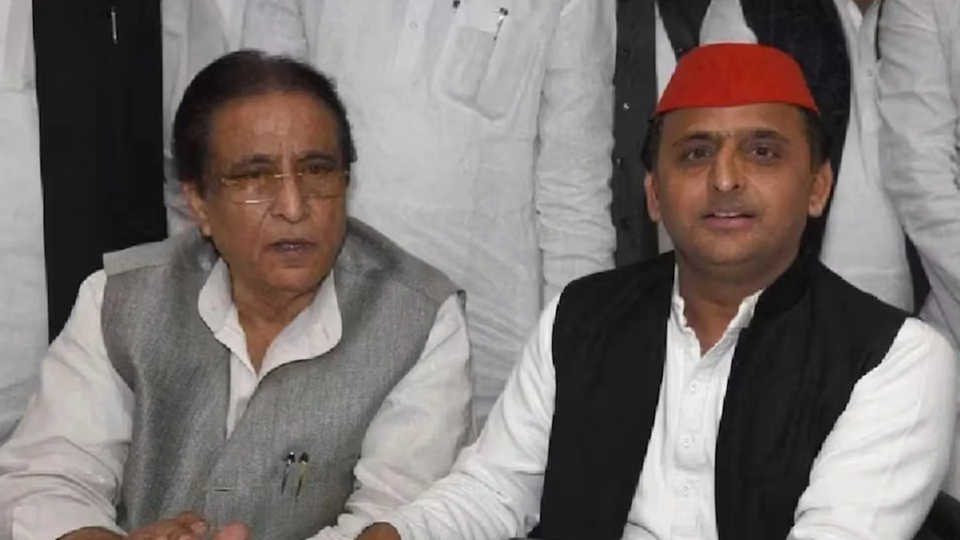 अखिलेश यादव 8 अक्टूबर को आजम खां से करेंगे मुलाकात, सपा कार्यकर्ताओं में उत्साह