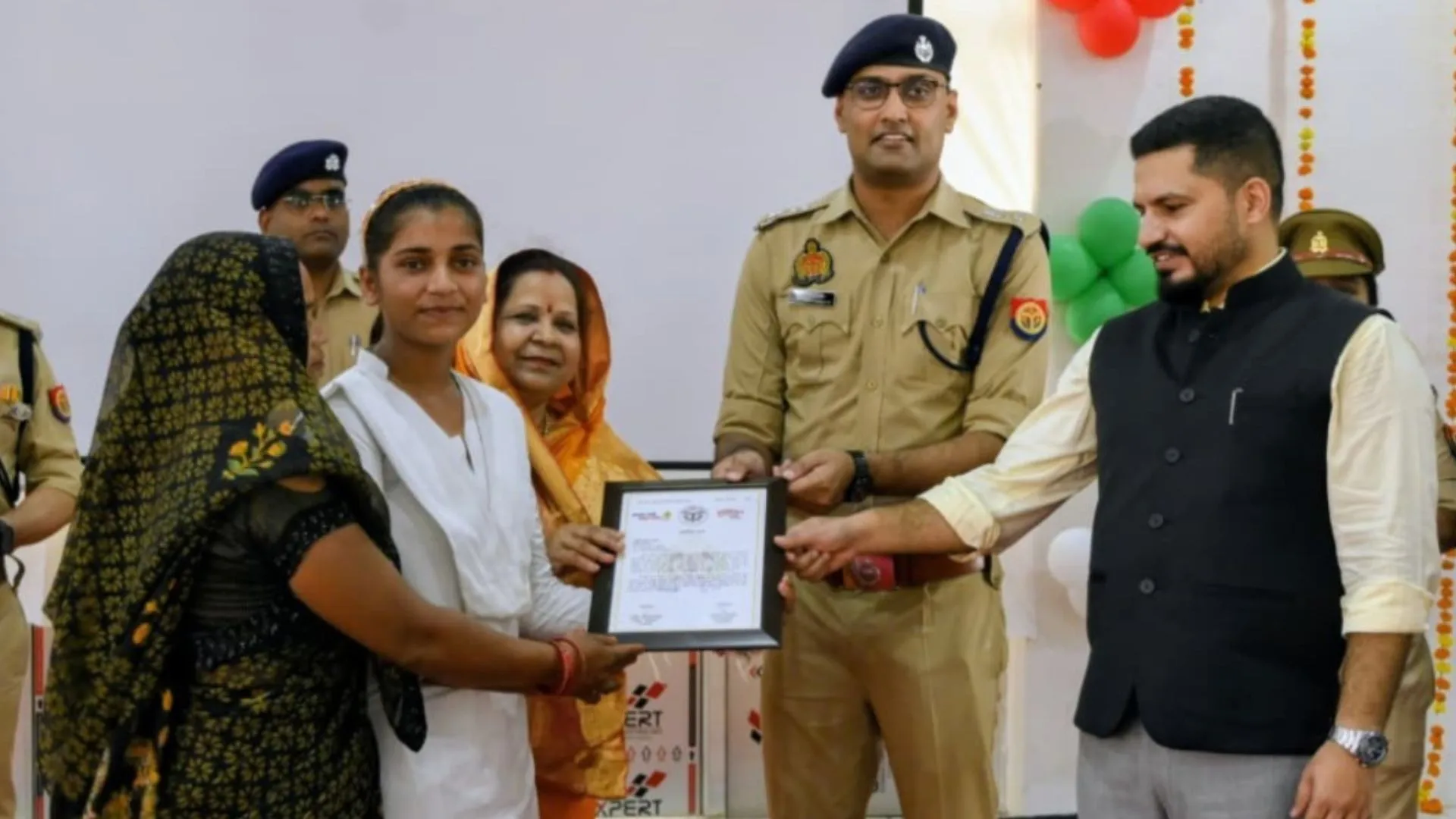 जिला पंचायत अध्यक्ष का बयान, सशक्त नारी समृद्ध प्रदेश की पहचान...मिशन शक्ति के तहत सम्मानित हुईं महिलाएं