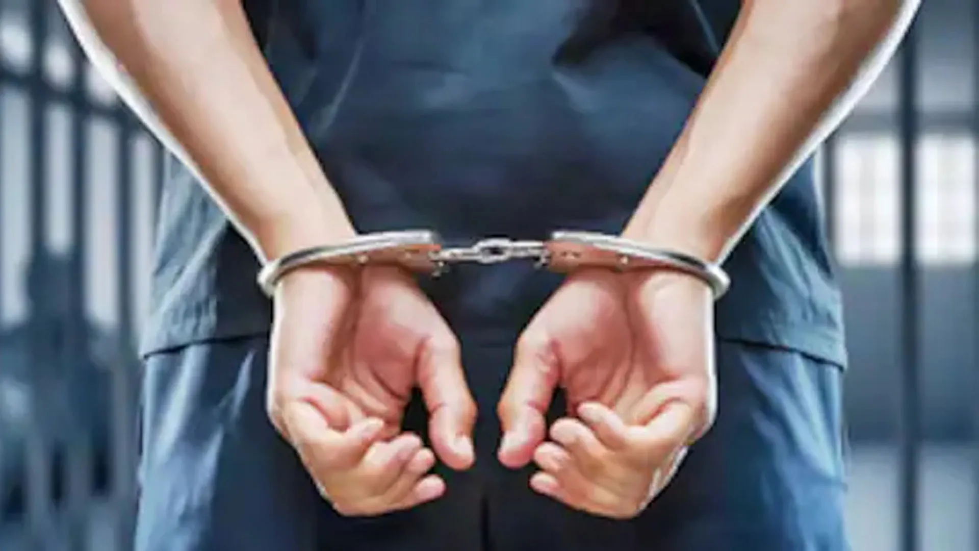 लखीमपुर खीरी : सिपाही को धक्का देकर भागा पाक्सो का आरोपी, मुठभेड़ में पुलिस ने दबोचा