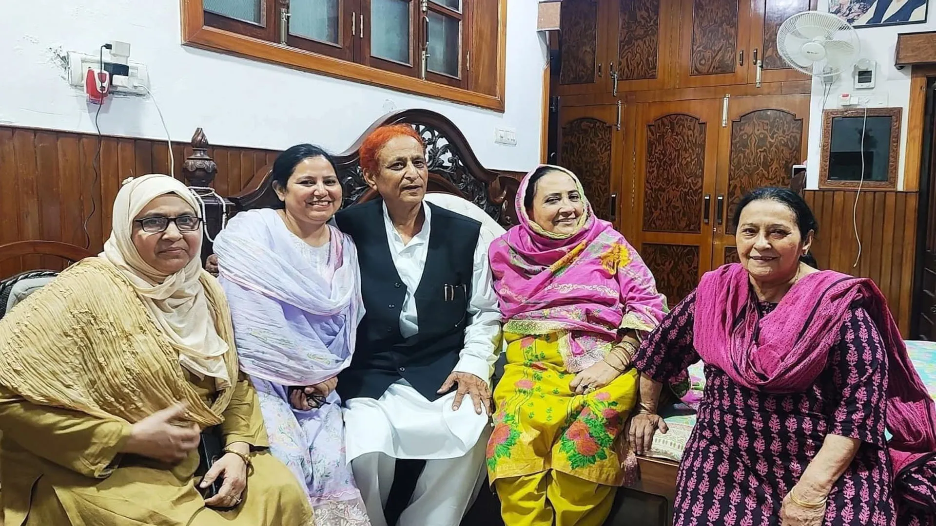 आजम के कटाक्ष : 'अखिलेश बड़े नेता हैं, मेरे जैसे छोटे आदमी के लिए कोई बात कहेंगे तो उनका बडप्पन'