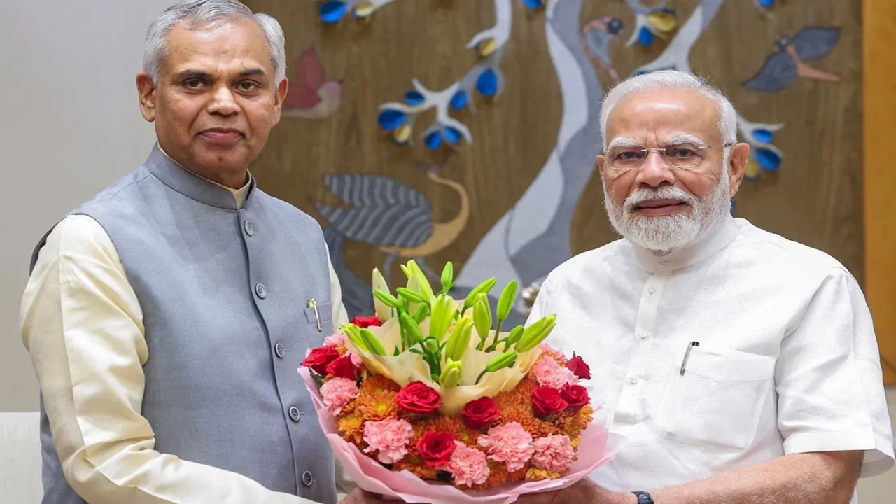 महाराष्ट्र के राज्यपाल ने दिया इस्तीफा, गुजरात के गवर्नर देवव्रत को मिला अतिरिक्त प्रभार