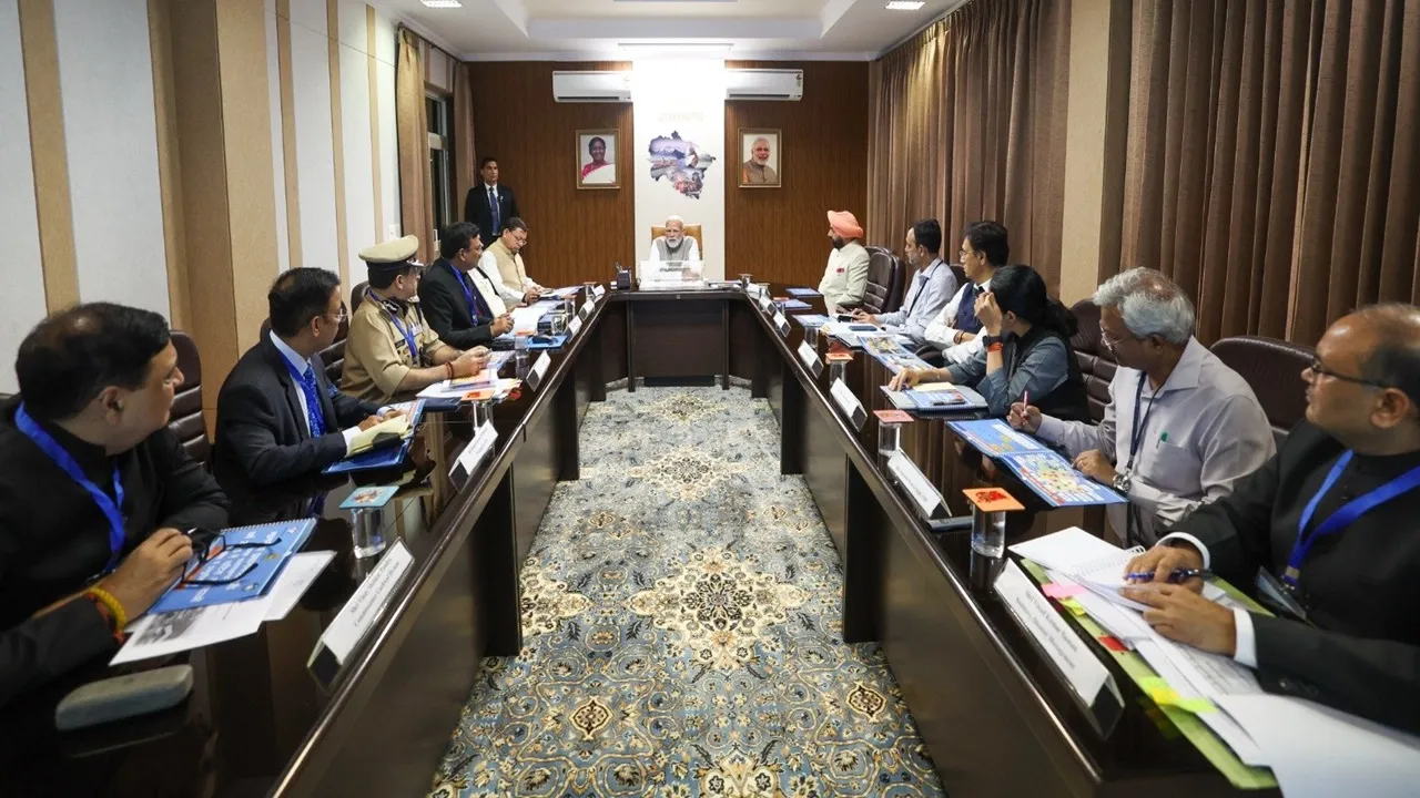 पीएम मोदी ने आपदाग्रस्त उत्तराखंड को दिया 1200 करोड़ का पैकेज, मृतकों के आश्रितों को मिलेंगे दो-दो लाख 